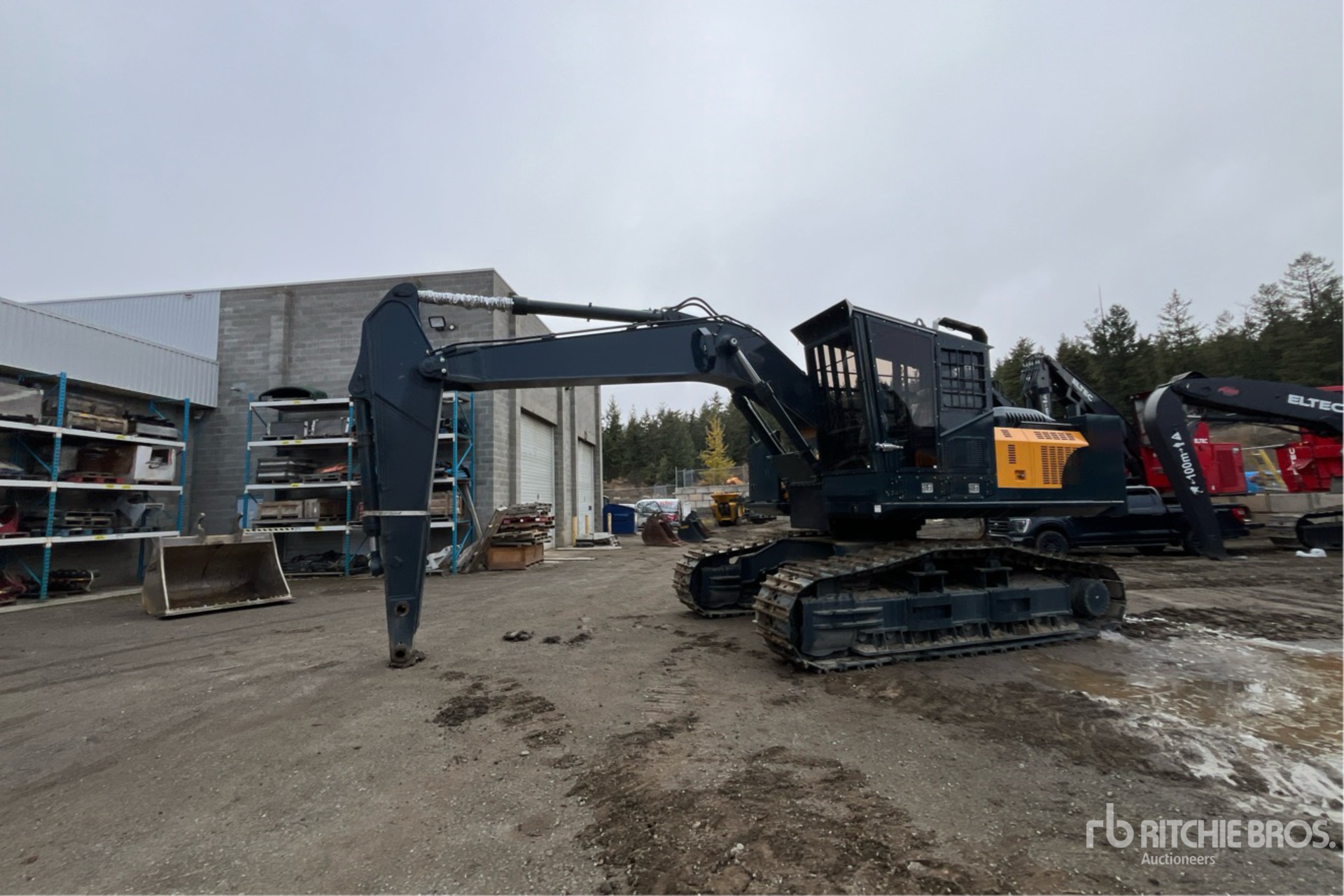 General Appearance with Picture, Left Front Corner