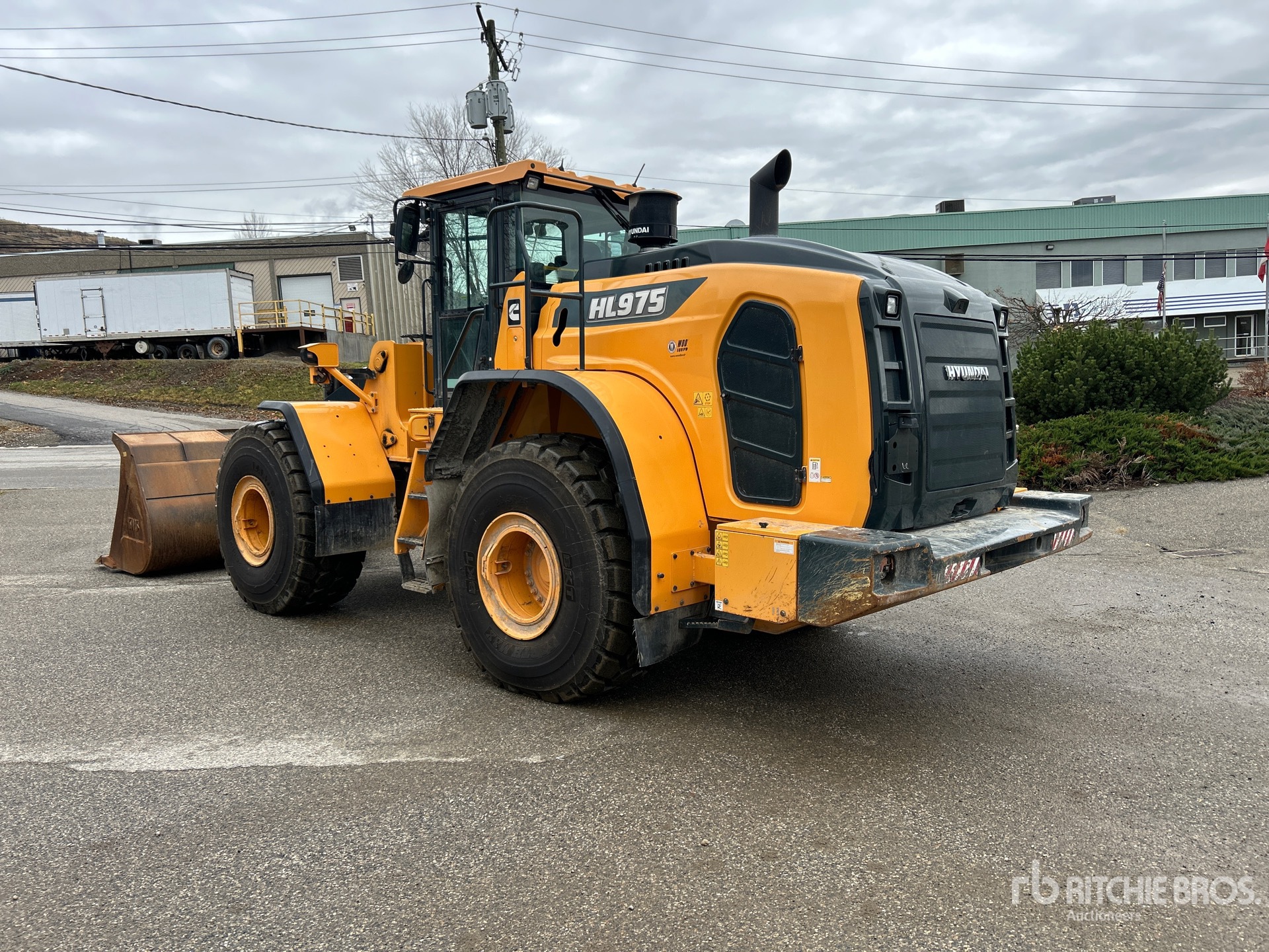 General Appearance with Picture, Left Rear Corner