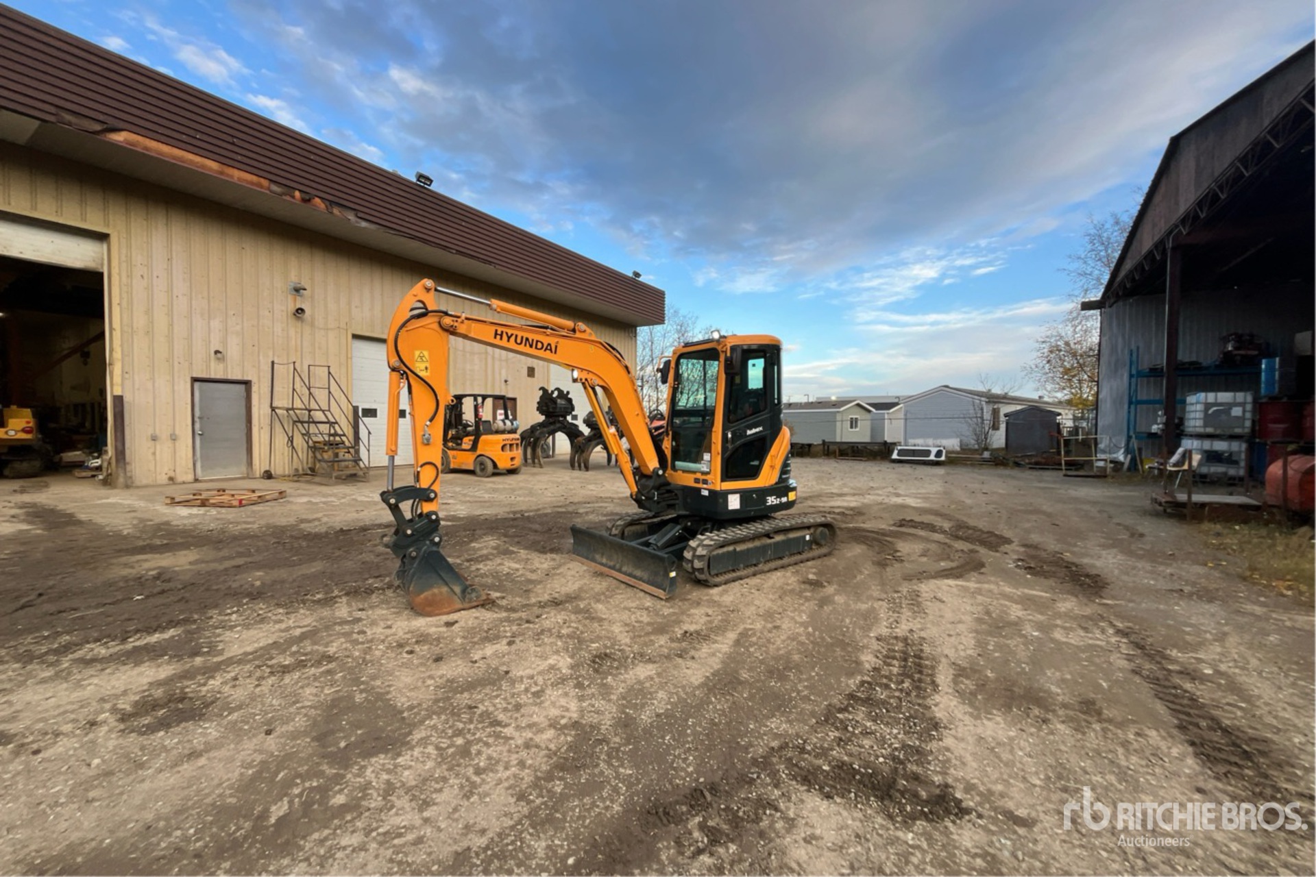 General Appearance with Picture, Left Front Corner