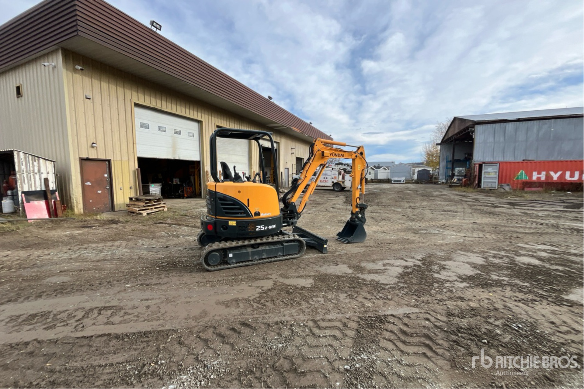 General Appearance with Picture, Right Rear Corner