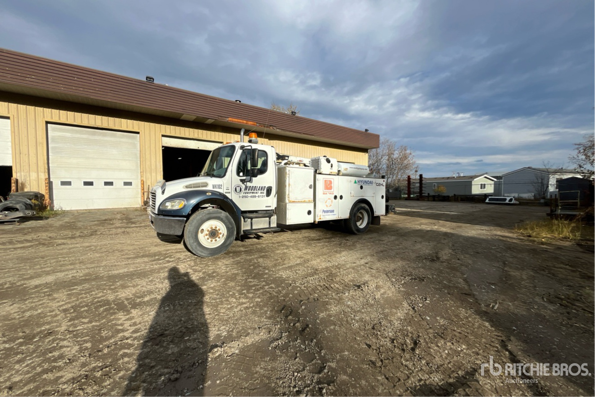 General Appearance with Picture, Left Front Corner