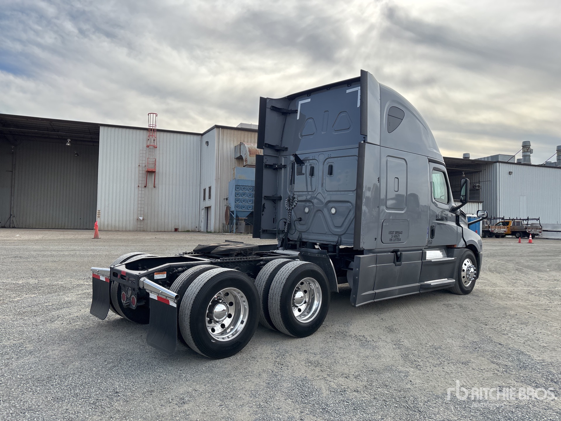 General Appearance with Picture, Right Rear Corner