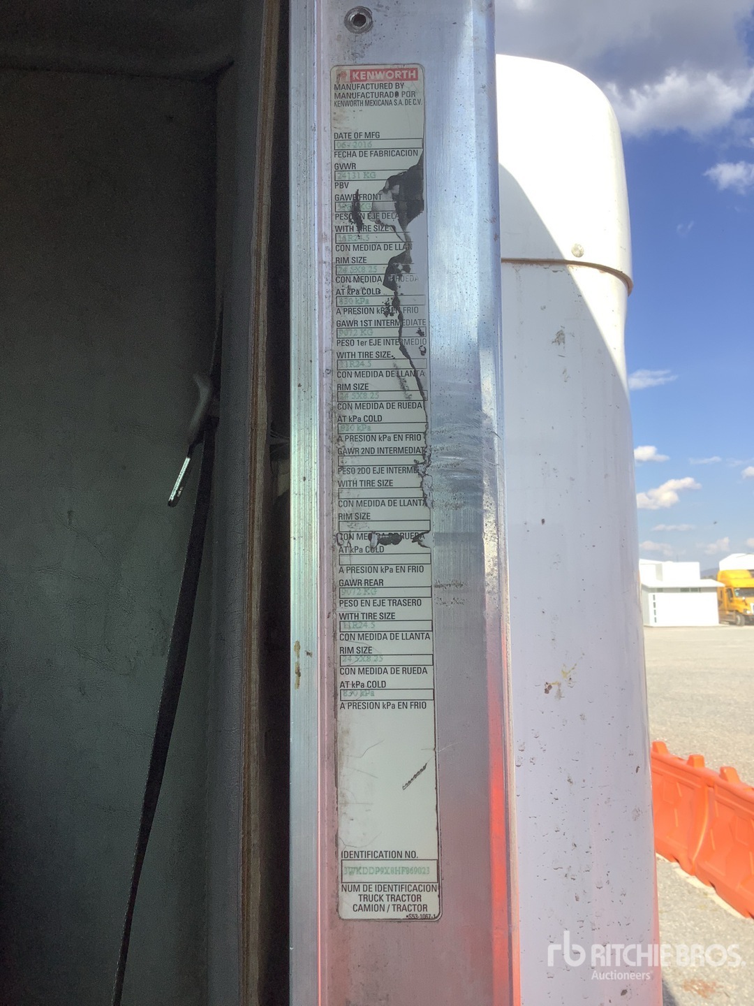 General Appearance with Numer seryjny/numer identyfikacyjny pojazdu