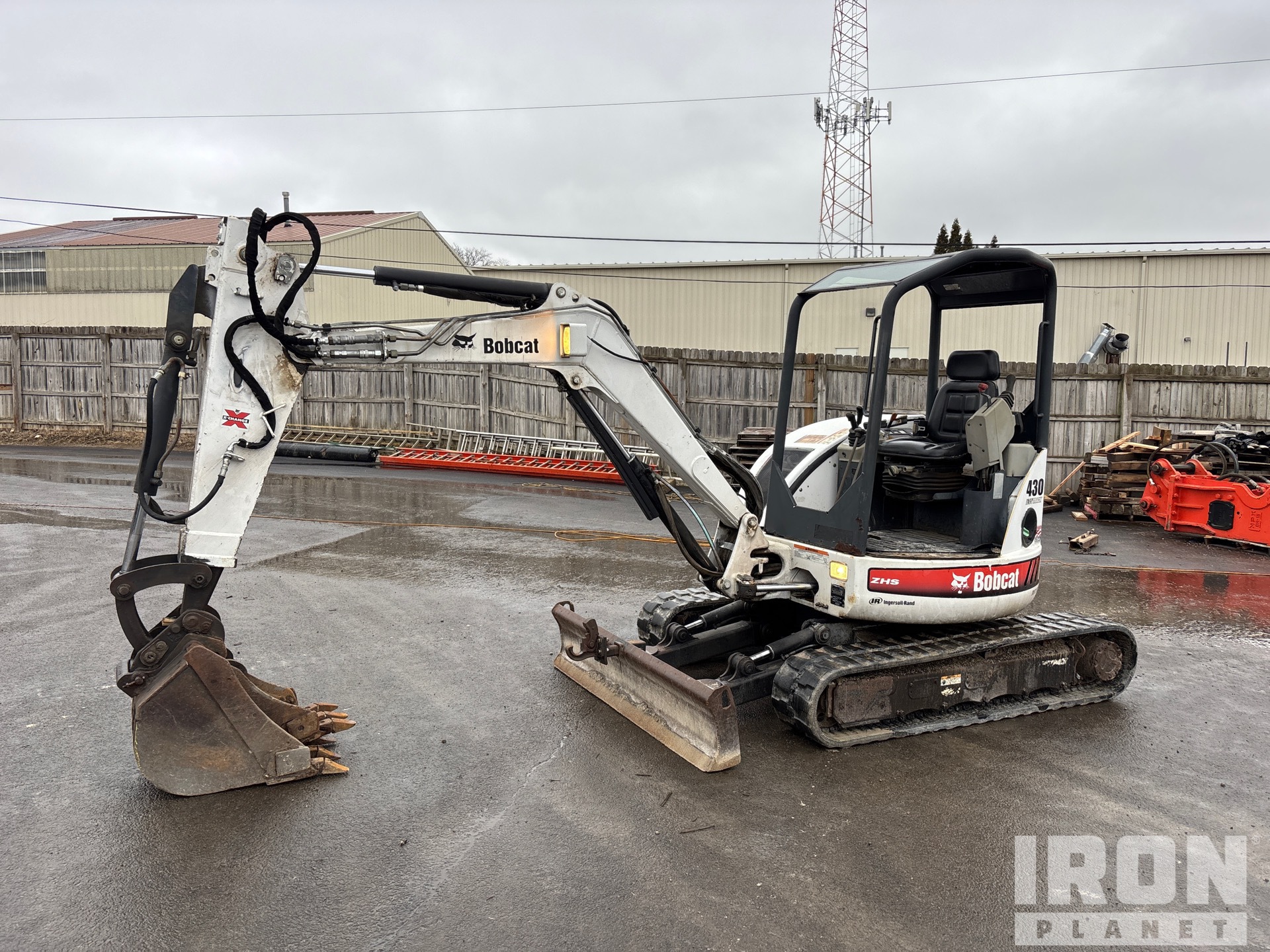 General Appearance with Picture, Left Front Corner