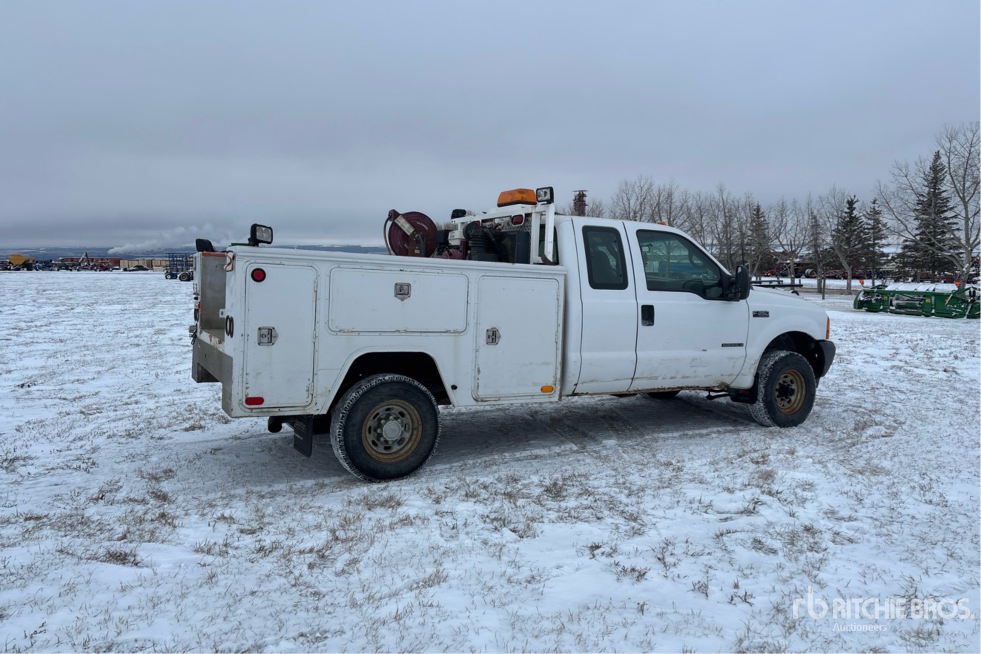 Aspect général with Image, coin arrière droit