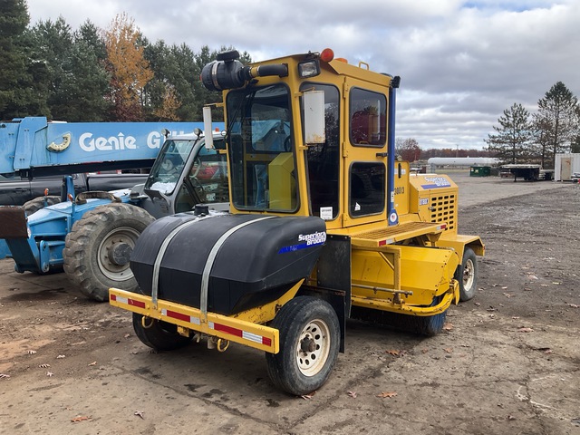 Superior Broom DT80-CT Self-Propelled Broom Superior Broom DT80-CT Self-Propelled Broom