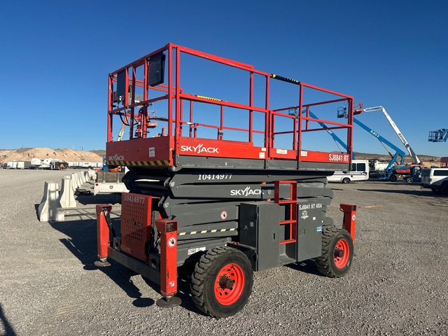 2015 (unverified) Skyjack SJ8841RT Dual Fuel 4x4 Scissor Lift
