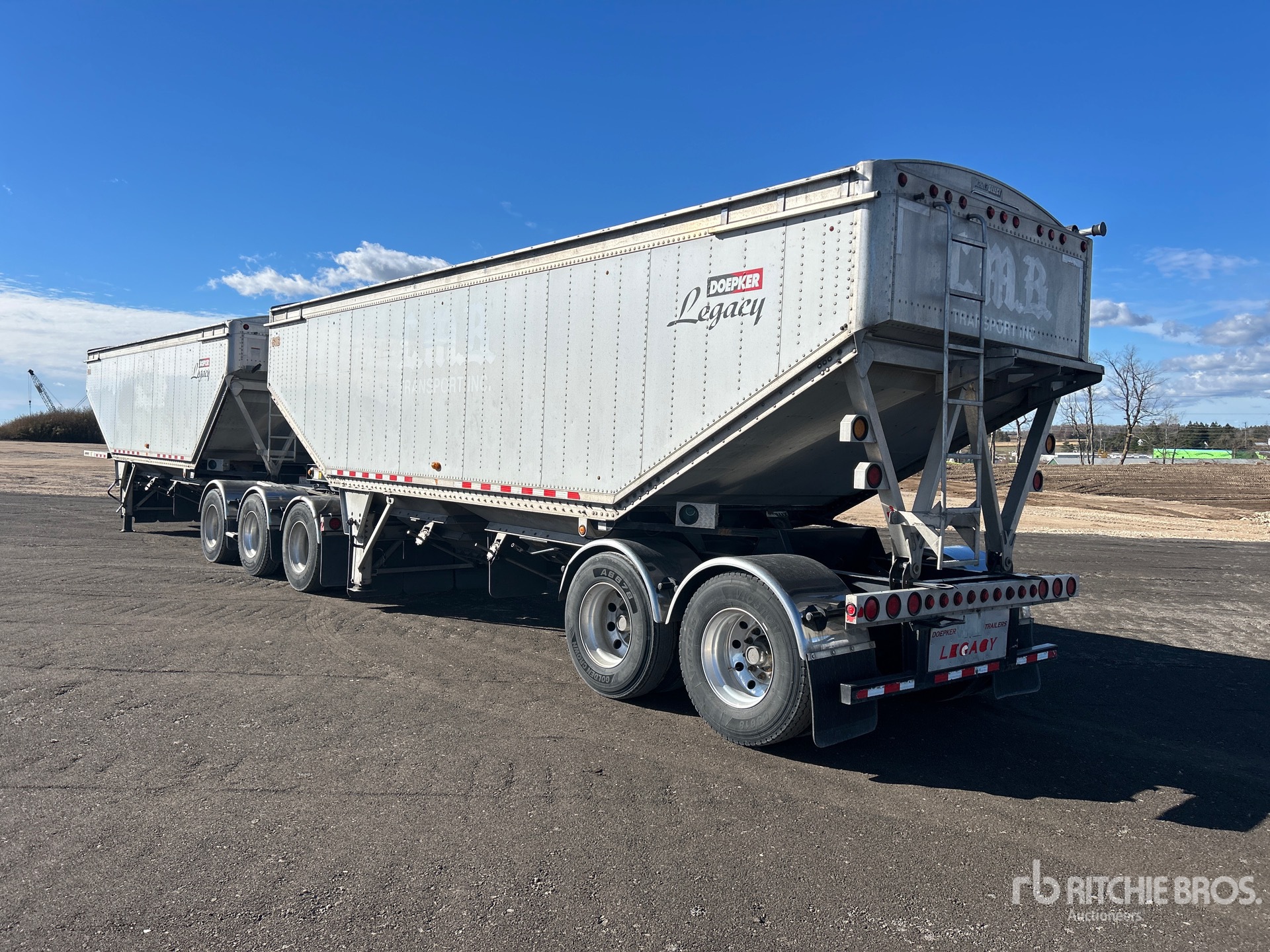 General Appearance with Bild, Ecke hinten links