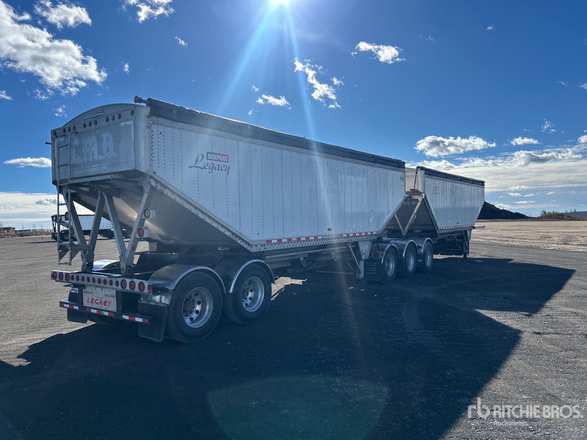 General Appearance with Bild, Ecke hinten rechts