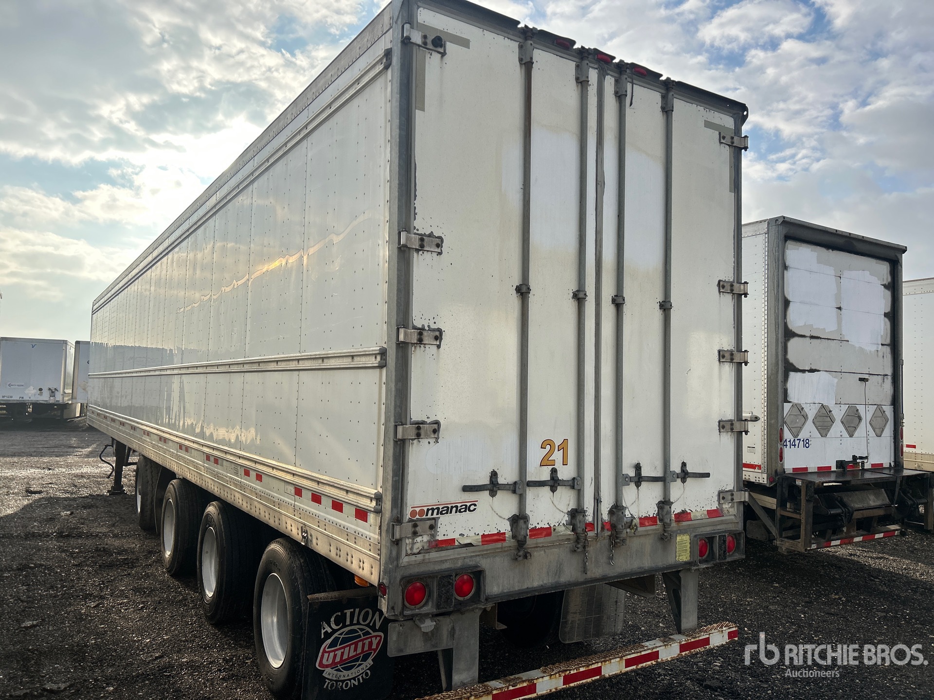 General Appearance with Foto, angolo posteriore sinistro