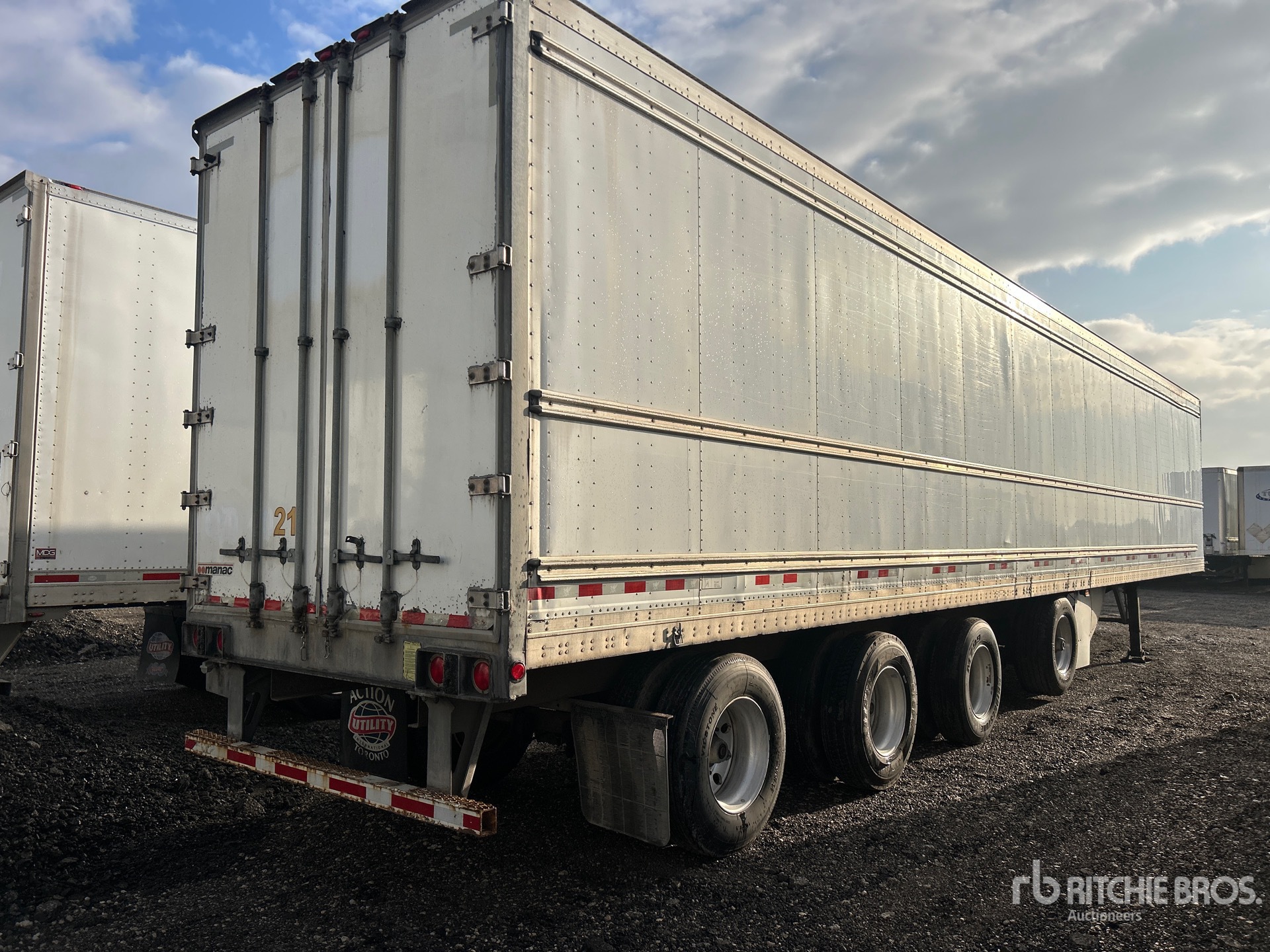 General Appearance with Foto, angolo anteriore sinistro