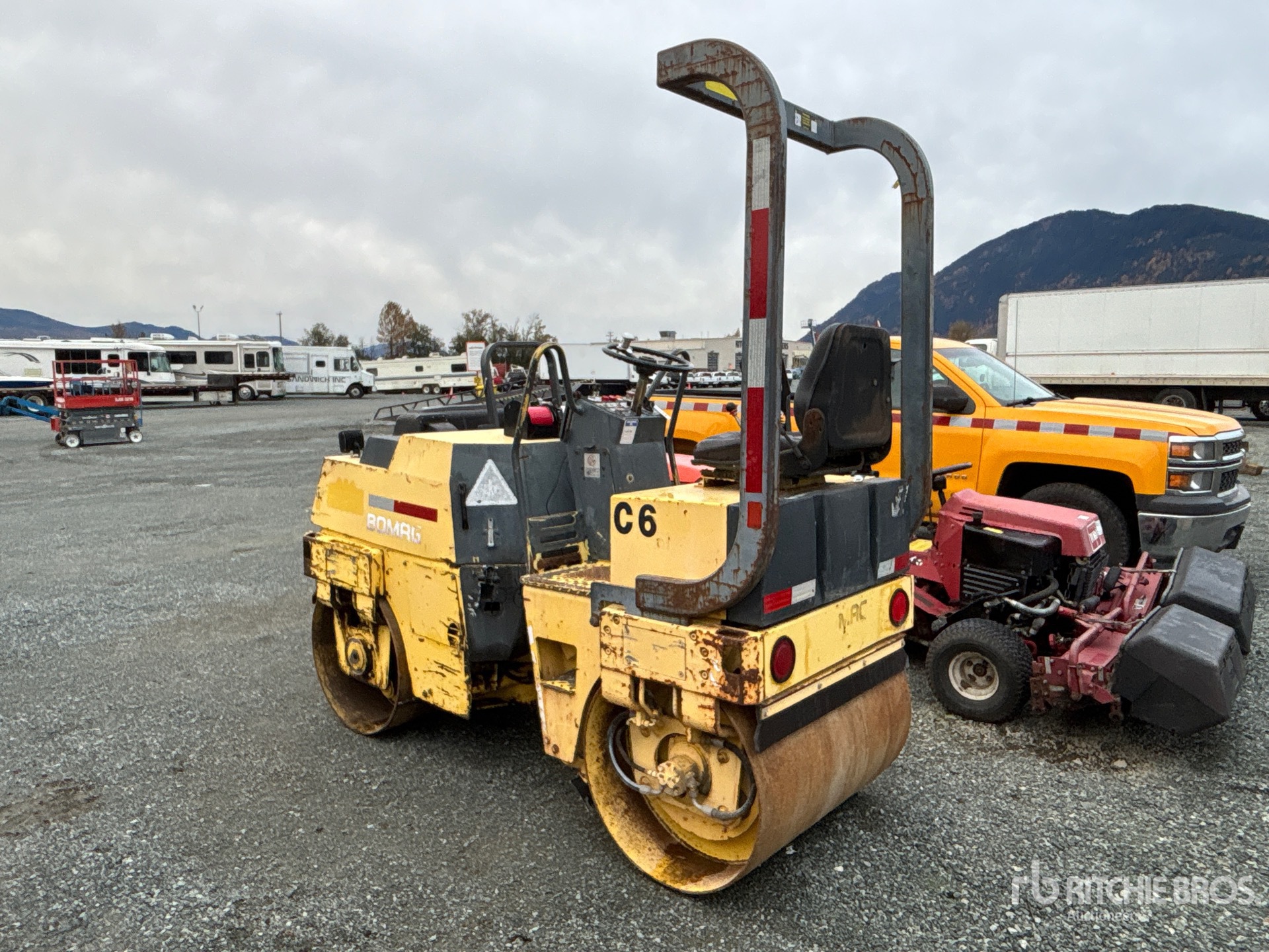 General Appearance with Picture, Left Rear Corner