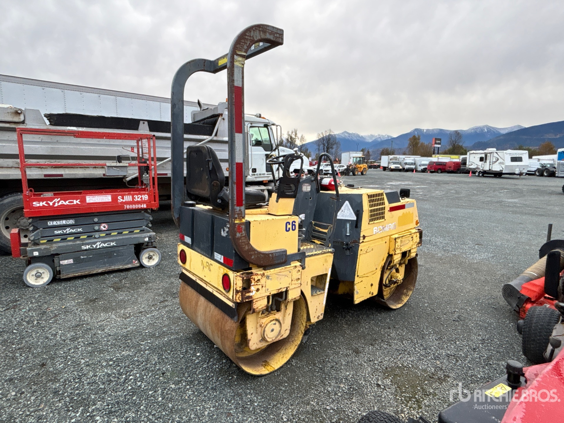 General Appearance with Picture, Right Rear Corner