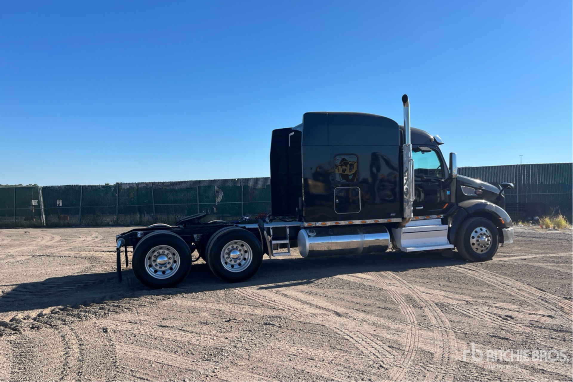 General Appearance with Imagen: esquina trasera derecha