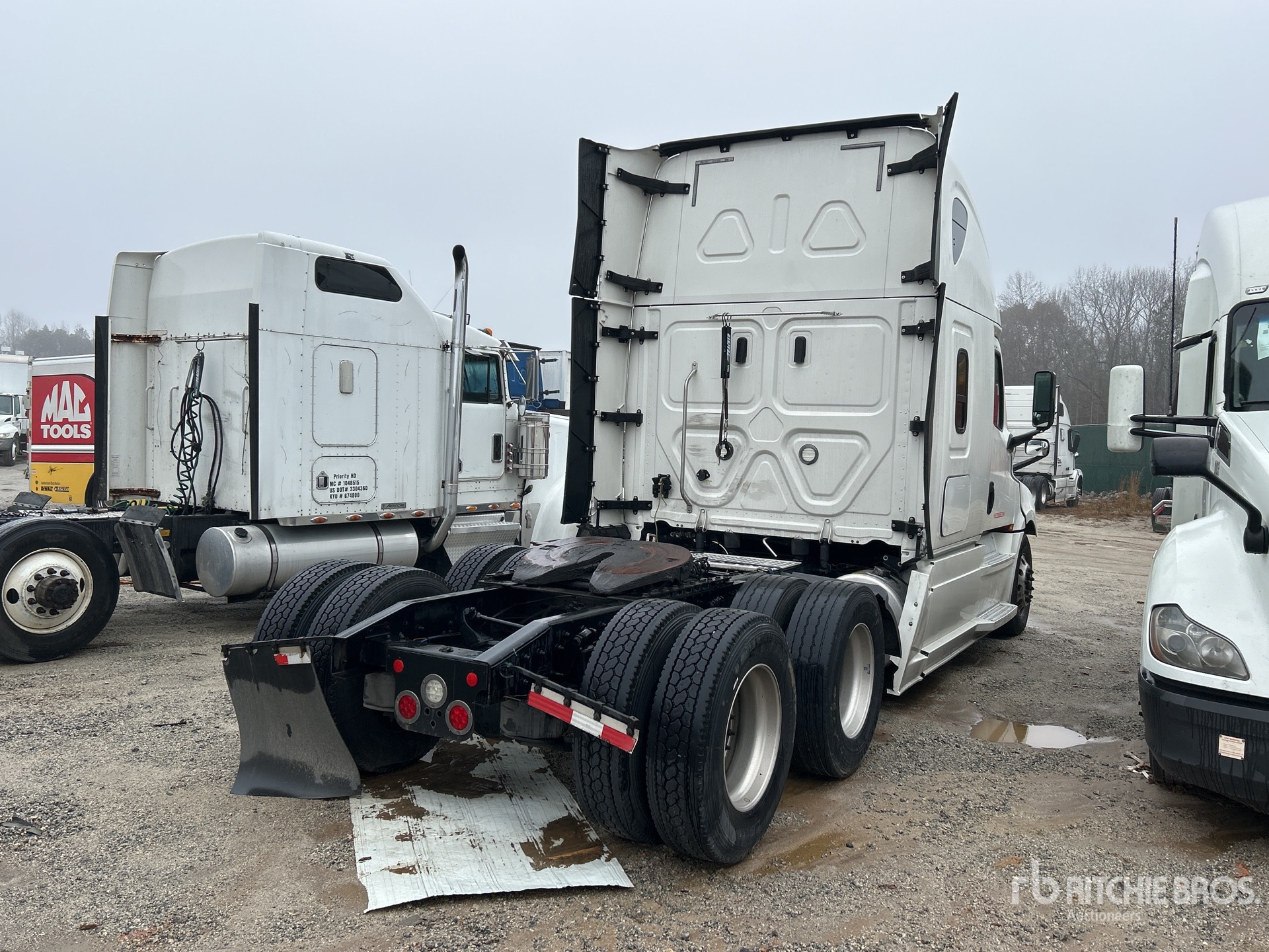 Aspect général with Image, coin arrière droit