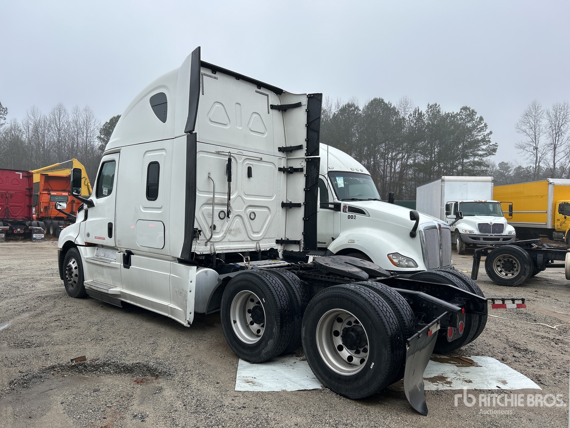 Aspect général with Image, coin arrière gauche