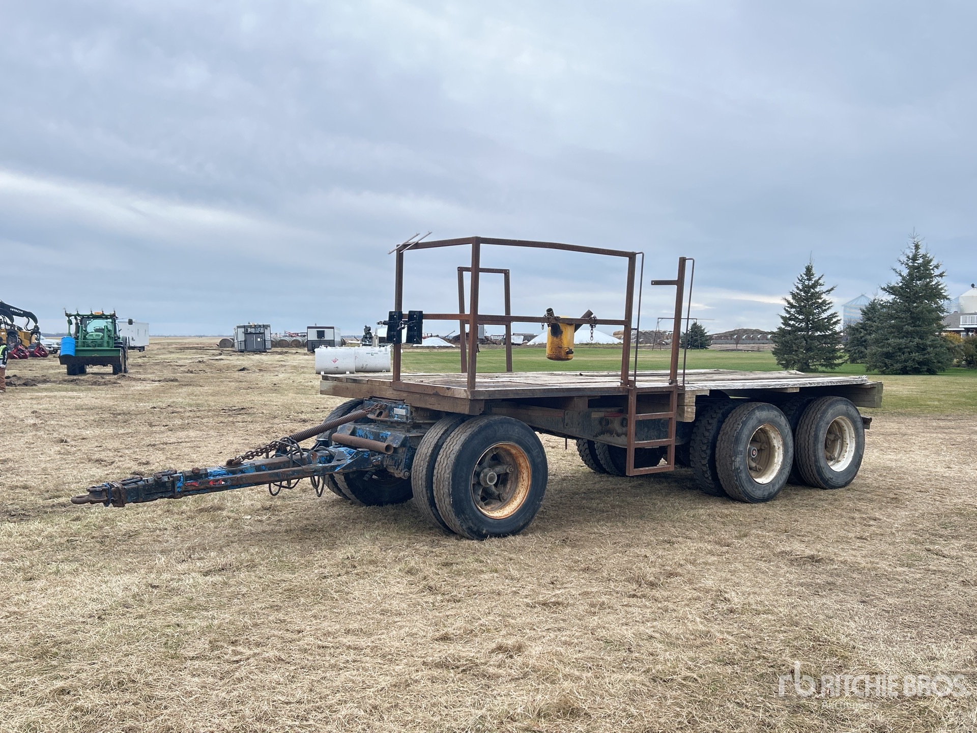 General Appearance with Bild, Ecke vorne links