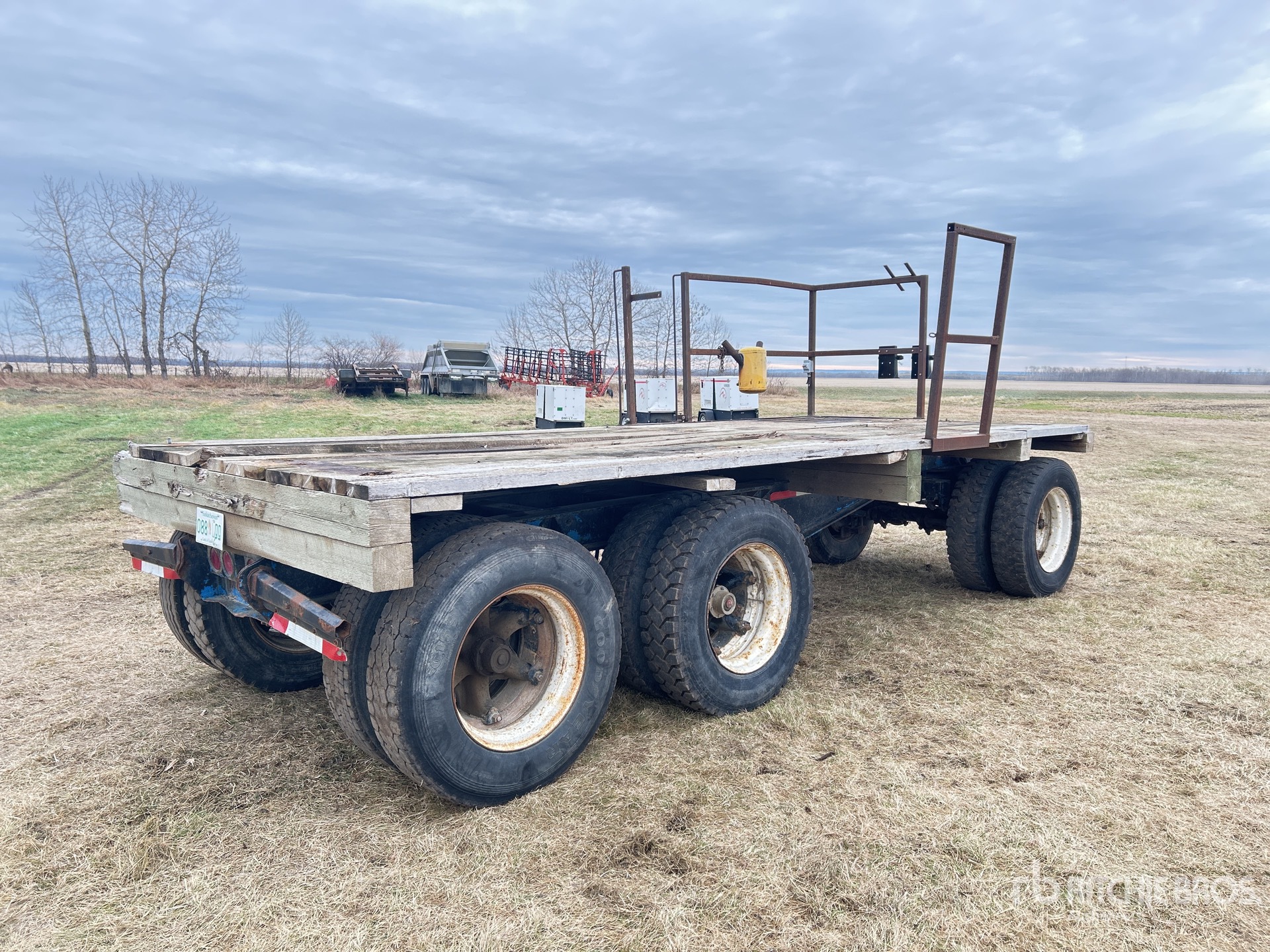 General Appearance with Bild, Ecke hinten rechts