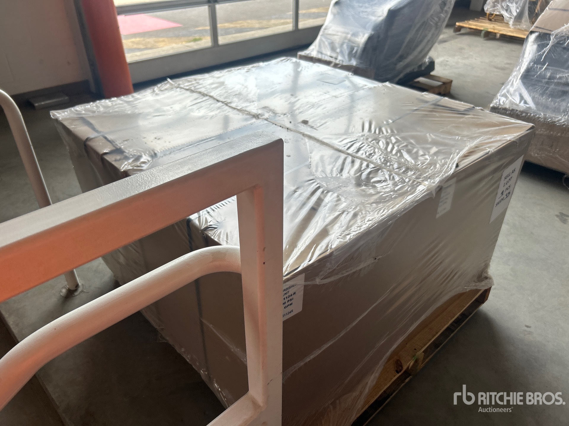 General Appearance with Bild, Ecke hinten links