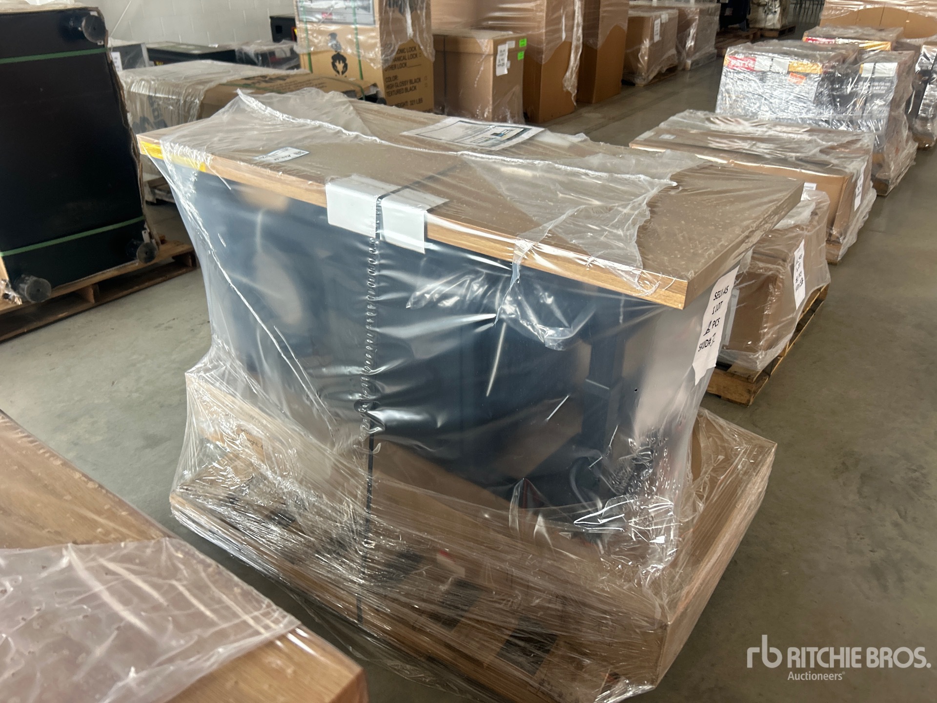 General Appearance with Picture, Left Front Corner