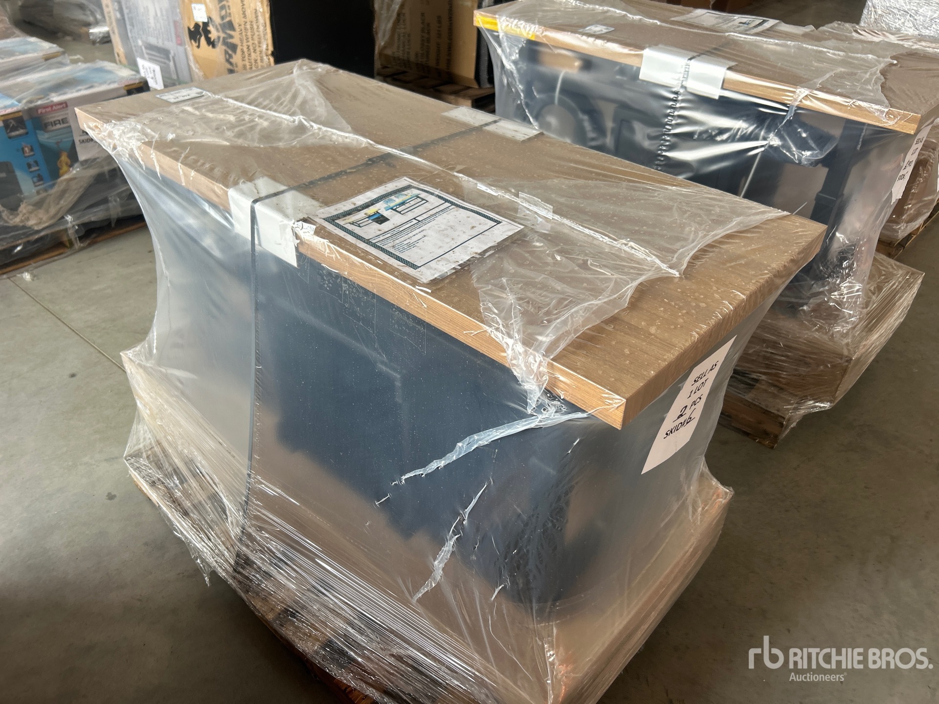 General Appearance with Picture, Left Front Corner