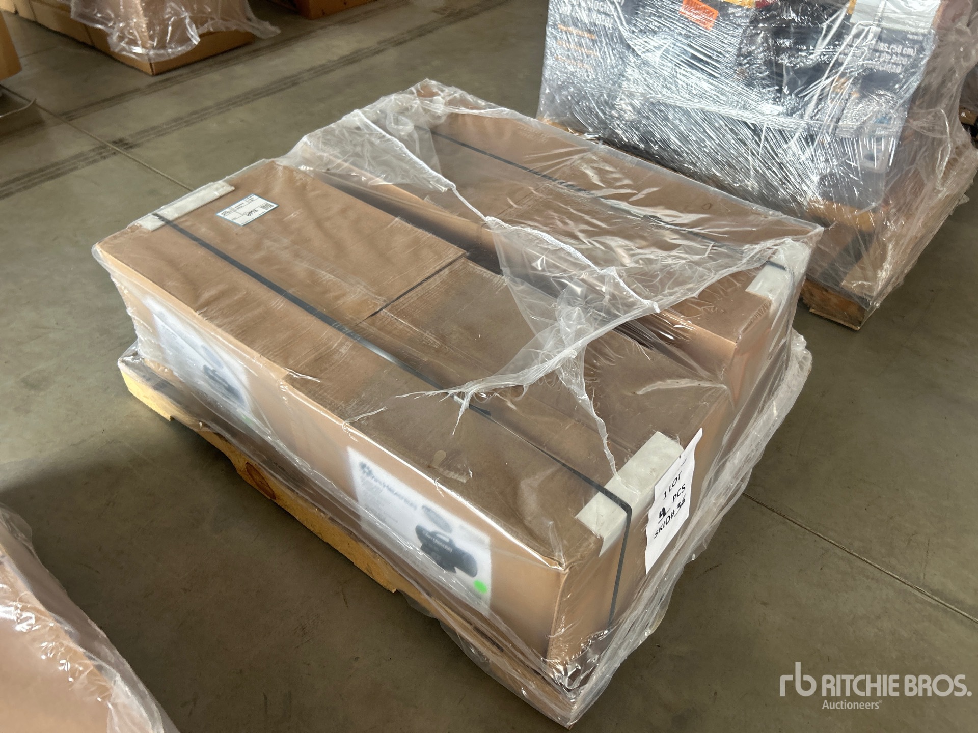 General Appearance with Bild, Ecke vorne links