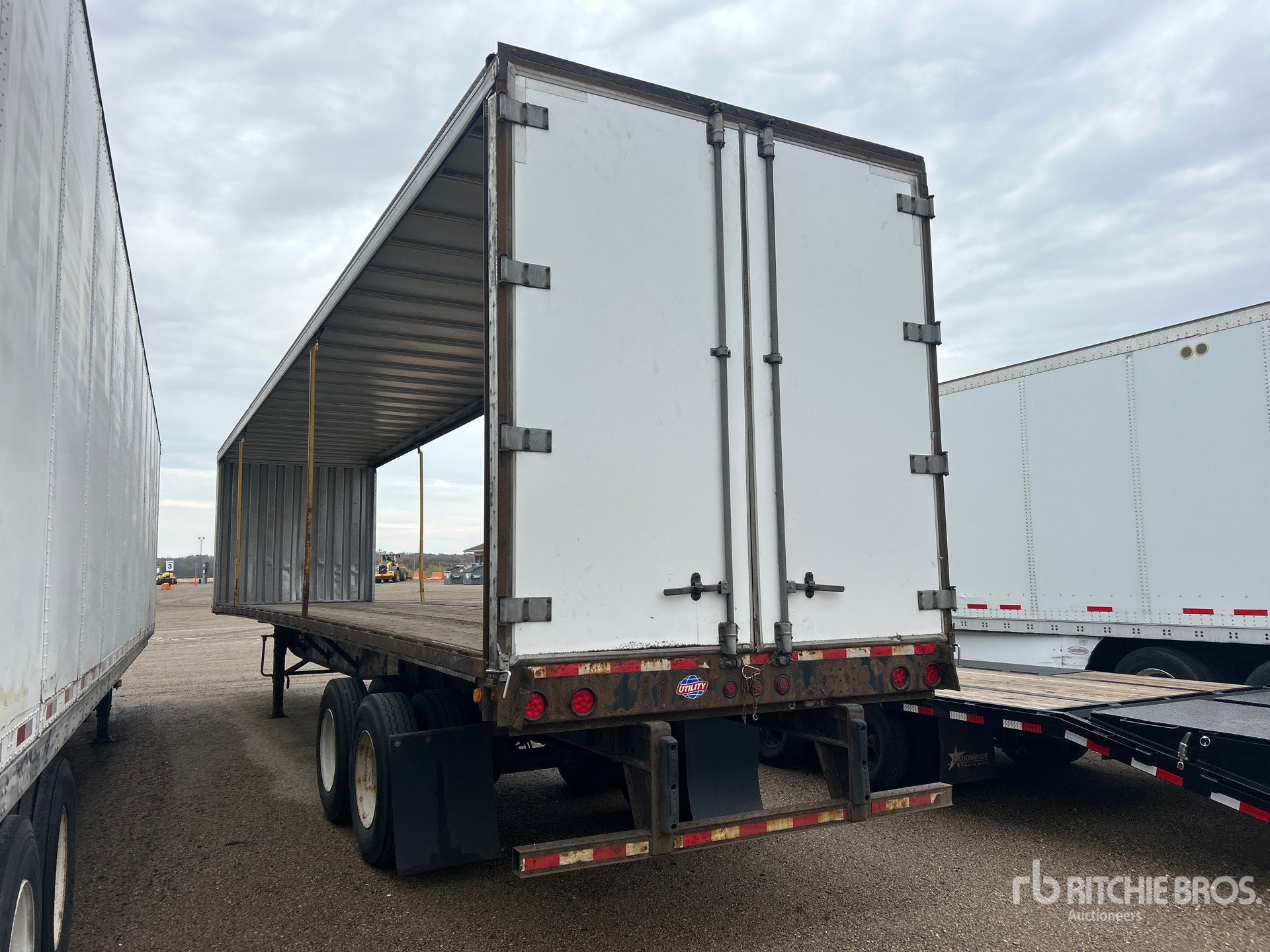 Aspect général with Image, coin arrière gauche