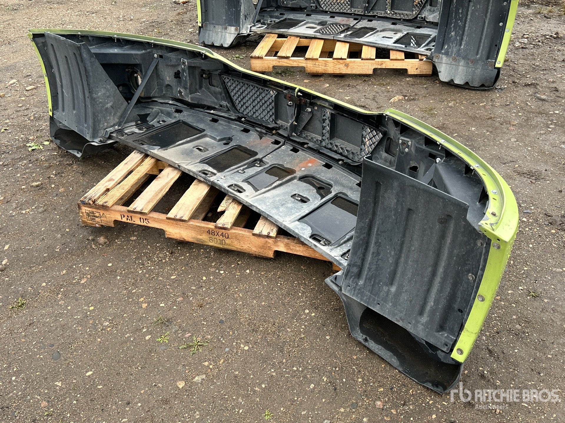 Aspect général with Image, coin arrière droit