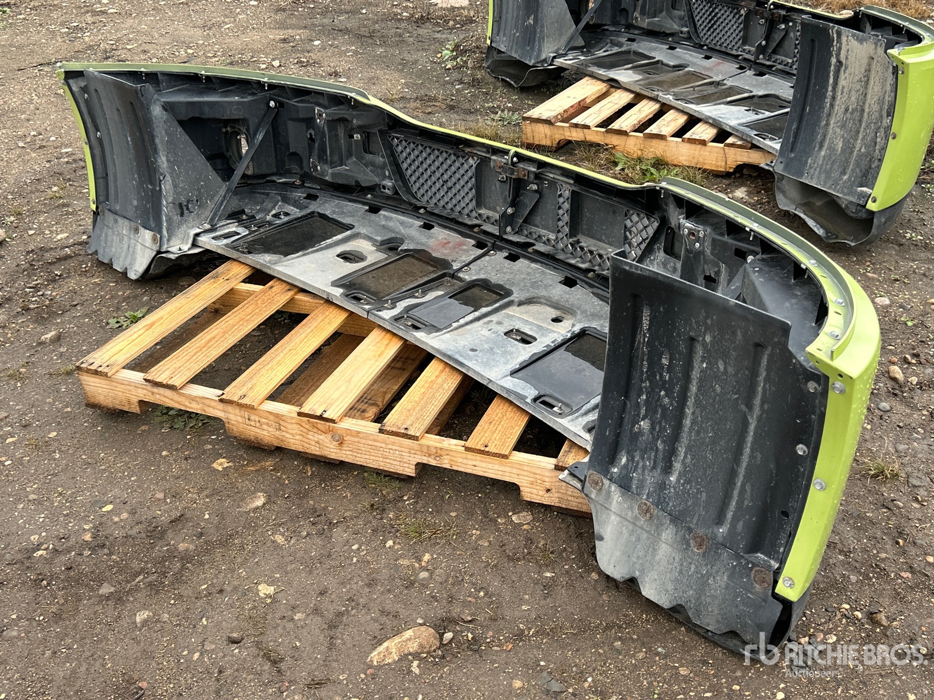 Aspect général with Image, coin arrière droit