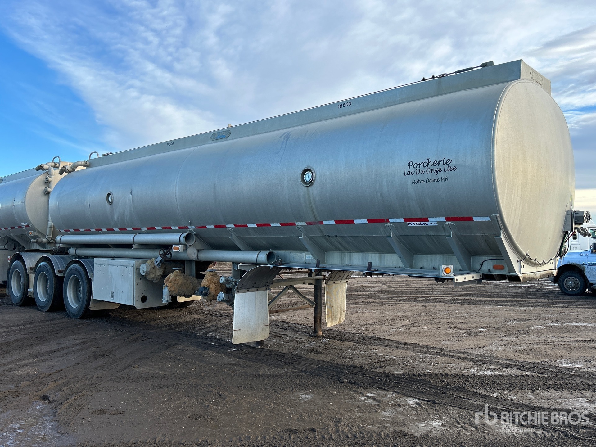 Aspect général with Image, coin avant droit