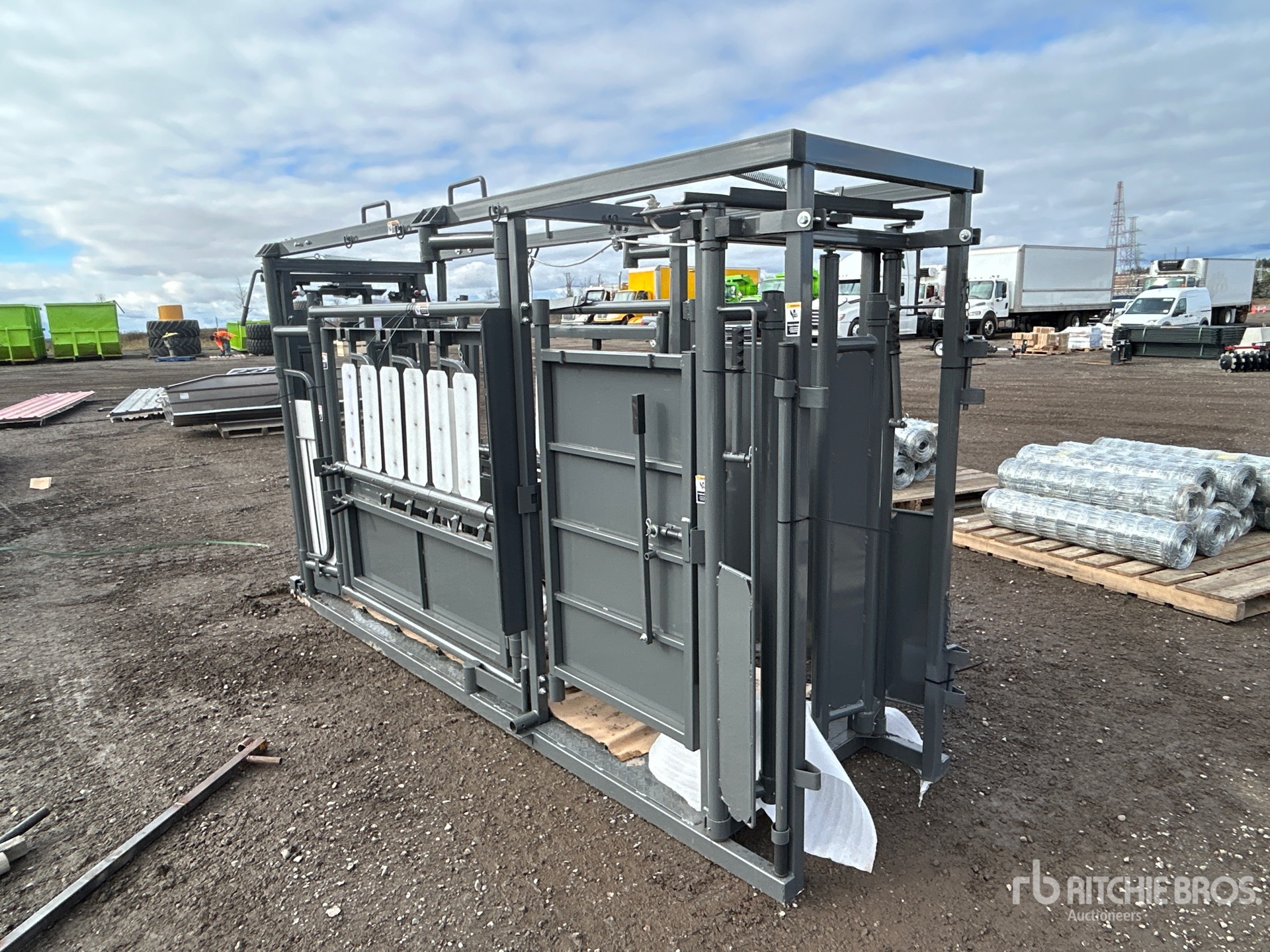 General Appearance with Foto, angolo posteriore sinistro