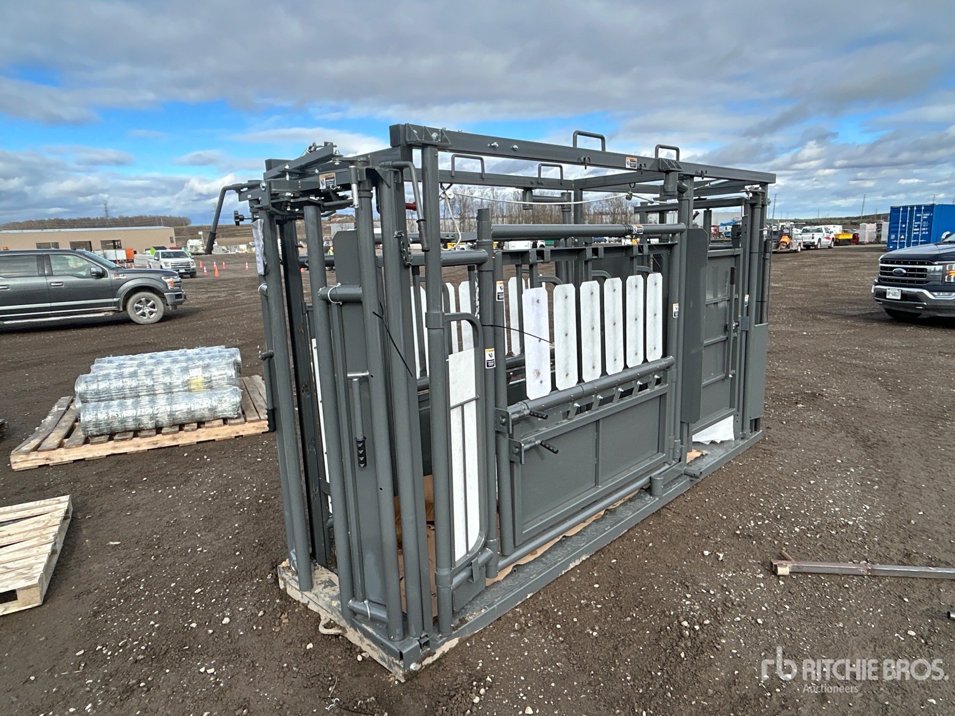 General Appearance with Foto, angolo anteriore sinistro