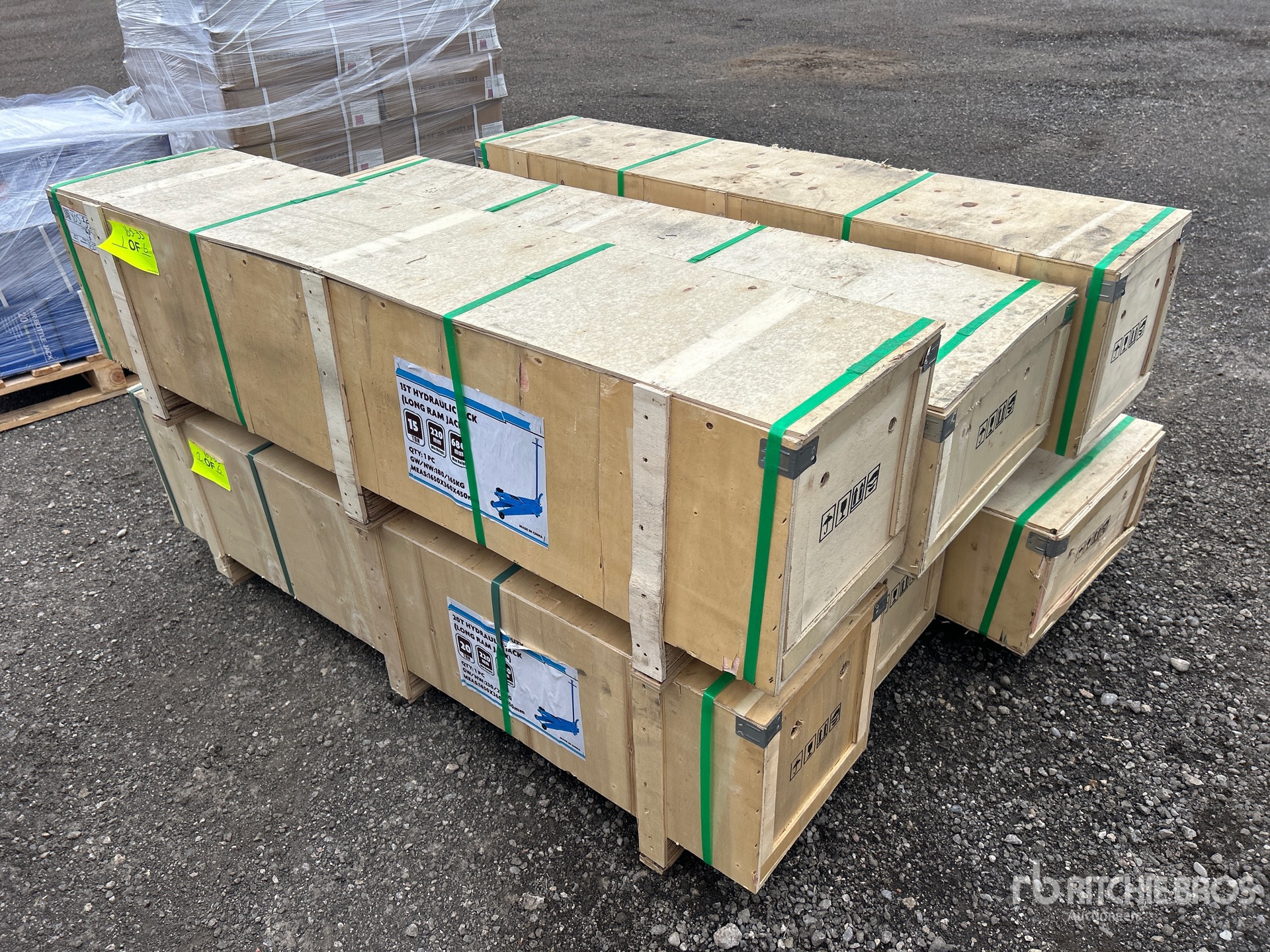 General Appearance with Bild, Ecke vorne links