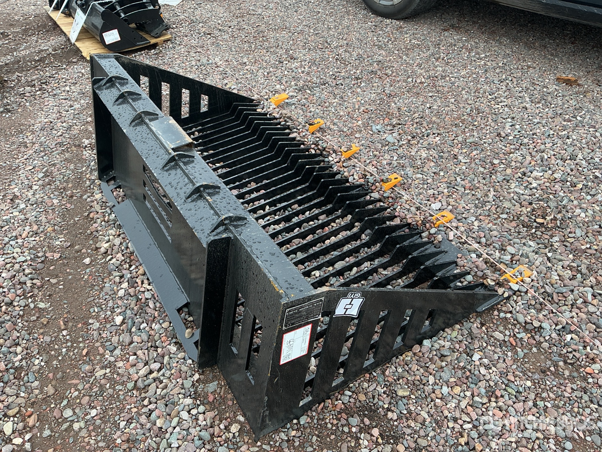 General Appearance with Bild, Ecke hinten rechts