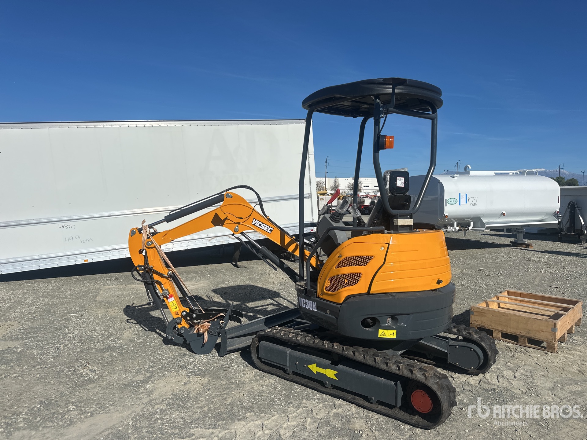 General Appearance with Picture, Left Rear Corner