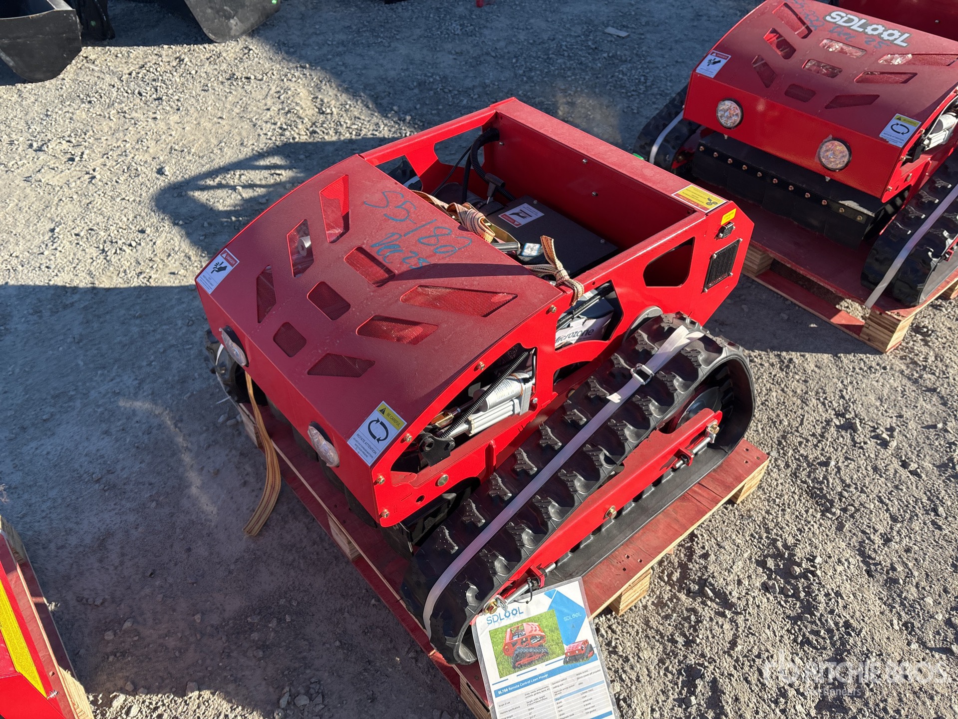 General Appearance with Picture, Left Rear Corner