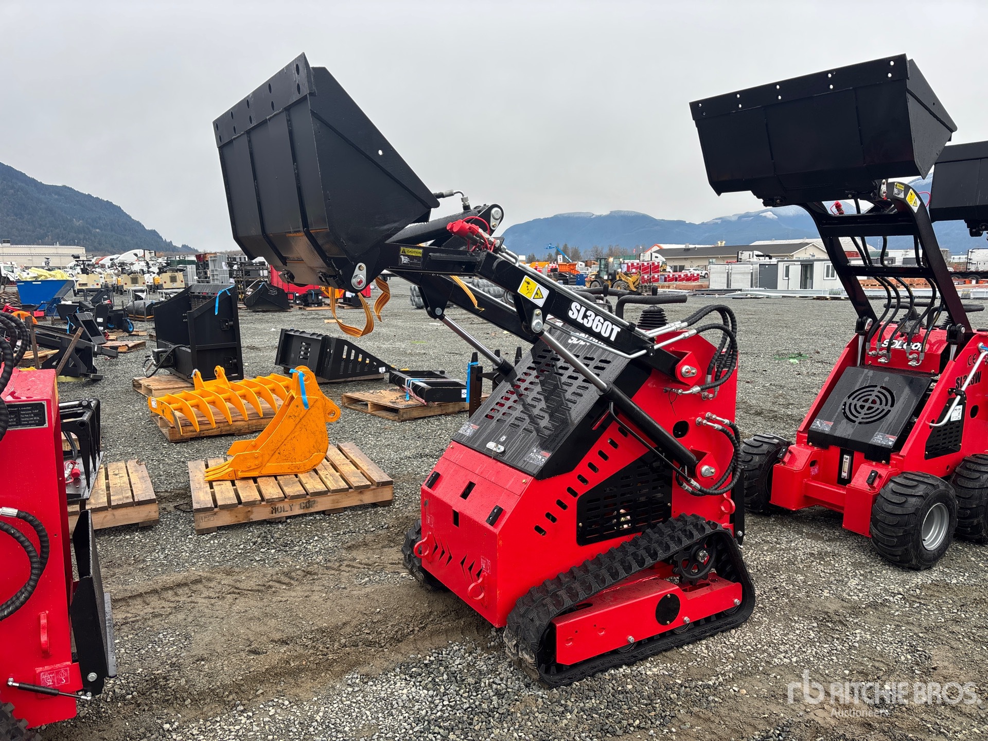 General Appearance with Picture, Left Front Corner