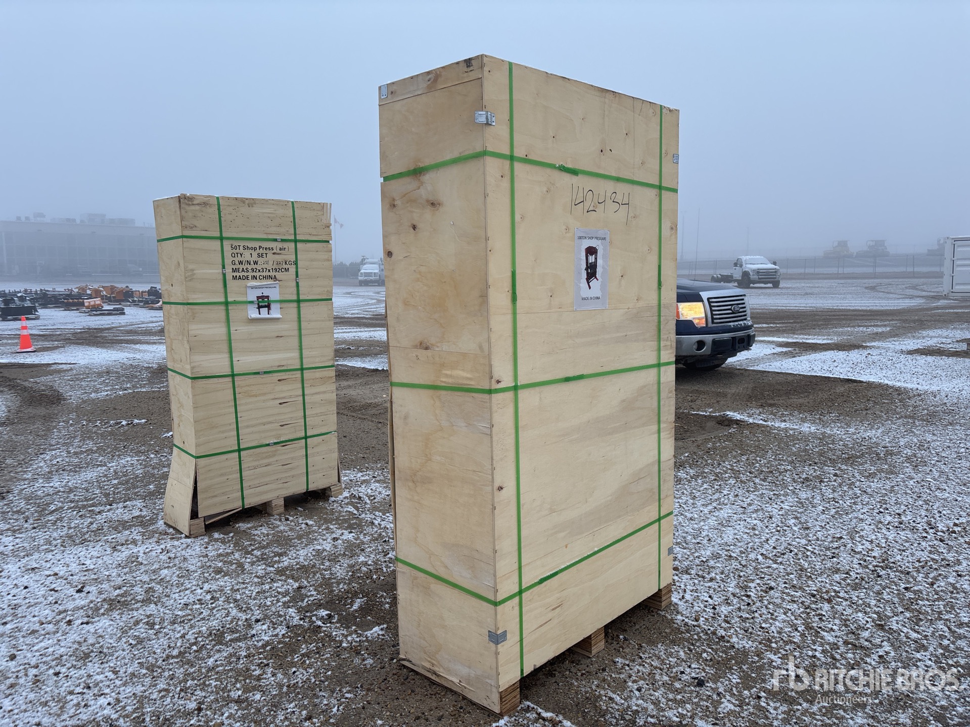 General Appearance with Picture, Left Rear Corner