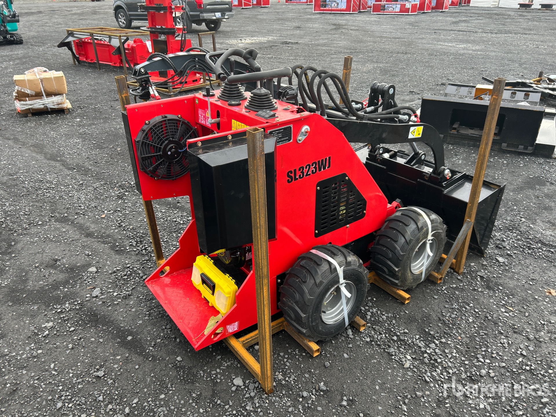 General Appearance with Foto, angolo anteriore sinistro