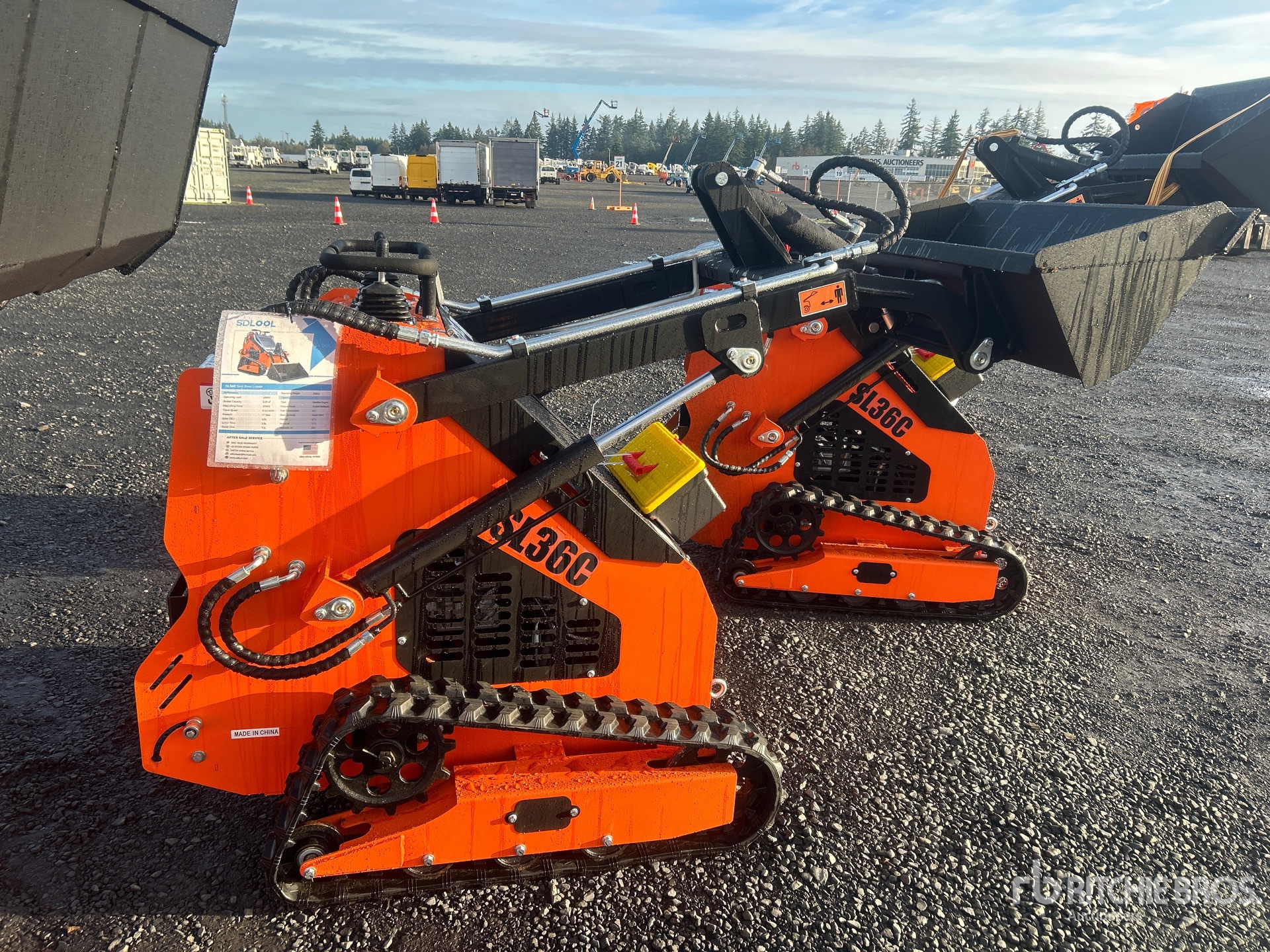 General Appearance with Picture, Right Rear Corner