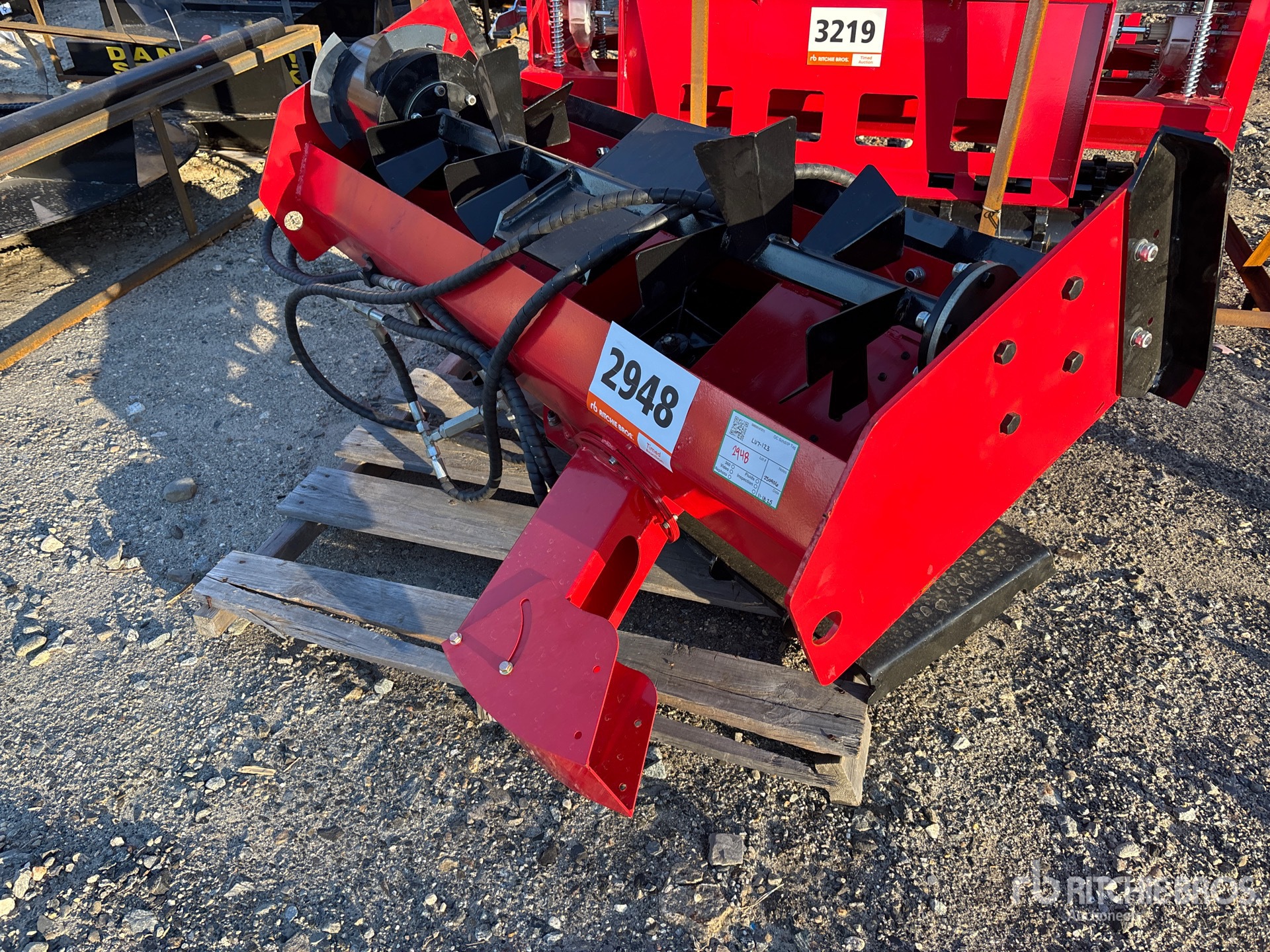 General Appearance with Picture, Left Rear Corner