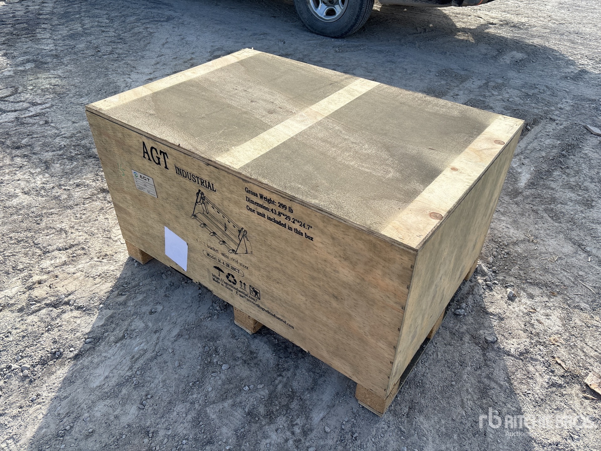 General Appearance with Foto, angolo anteriore sinistro