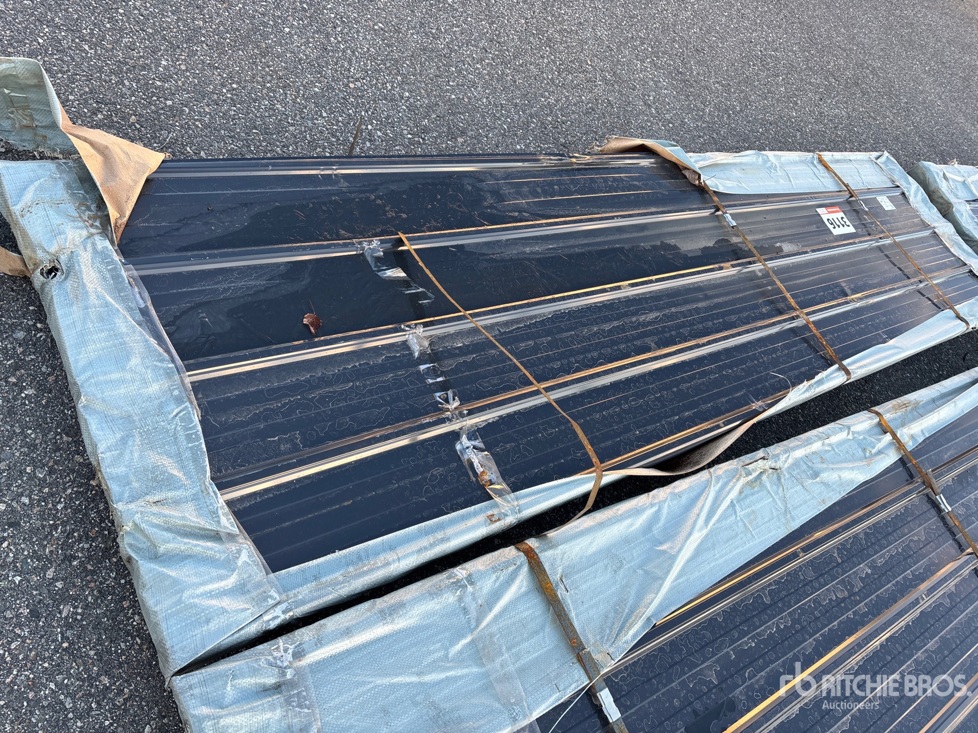 General Appearance with Bild, Ecke hinten links