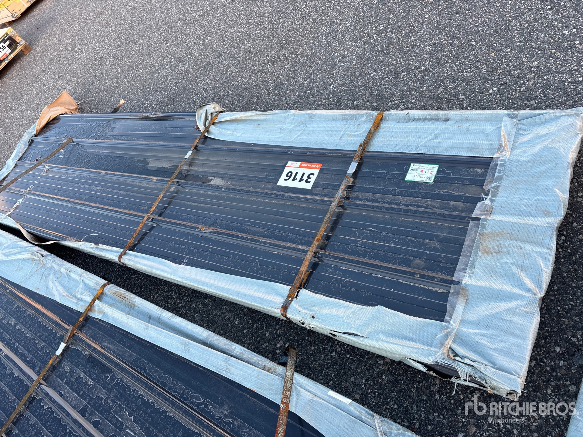 General Appearance with Bild, Ecke hinten rechts