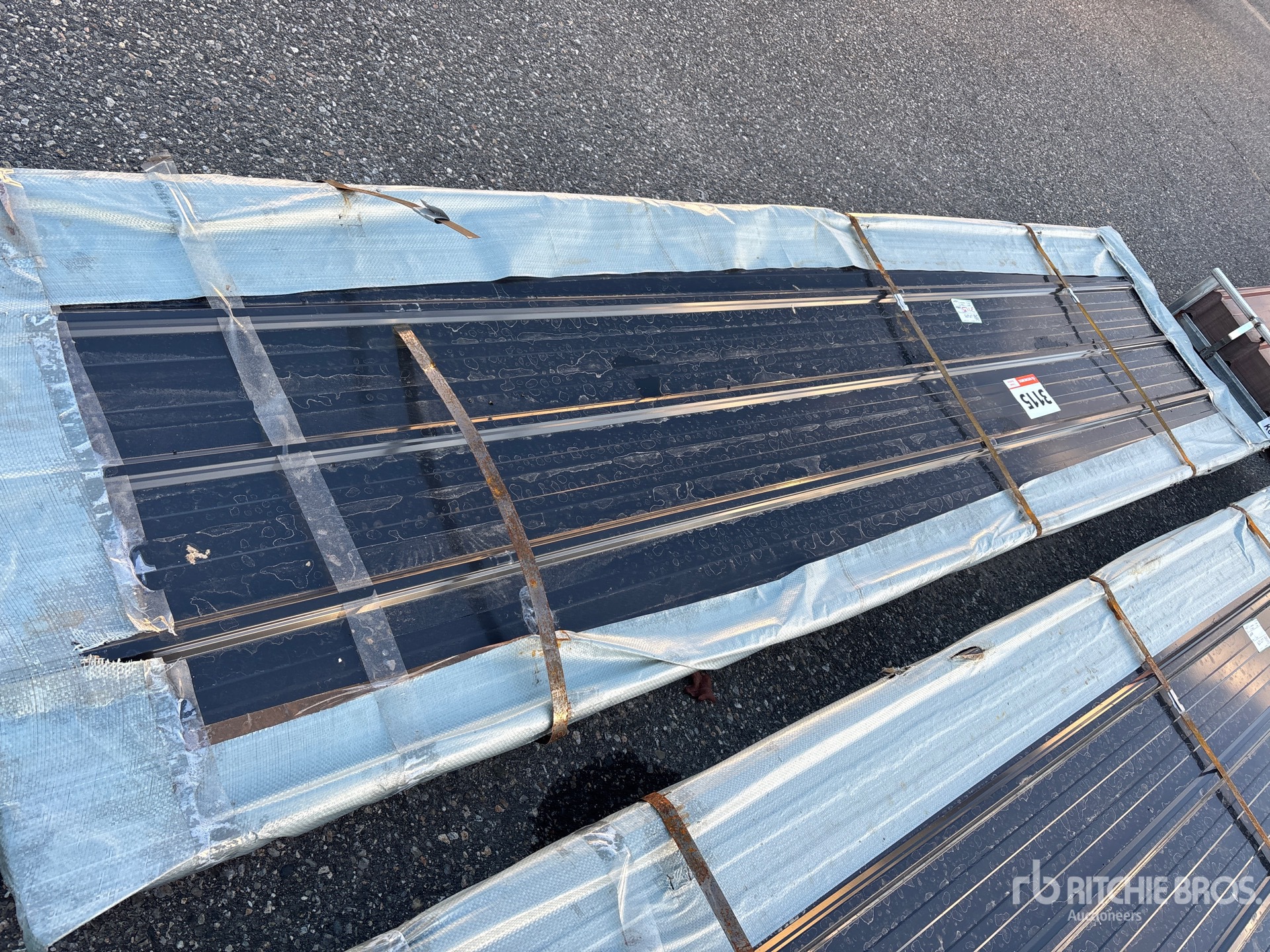 General Appearance with Bild, Ecke hinten links