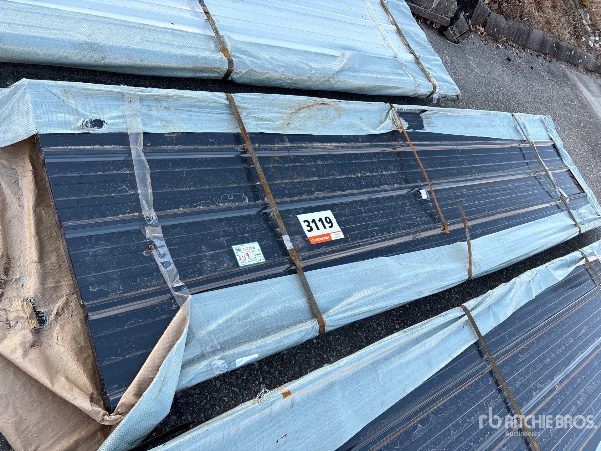 General Appearance with Bild, Ecke vorne rechts