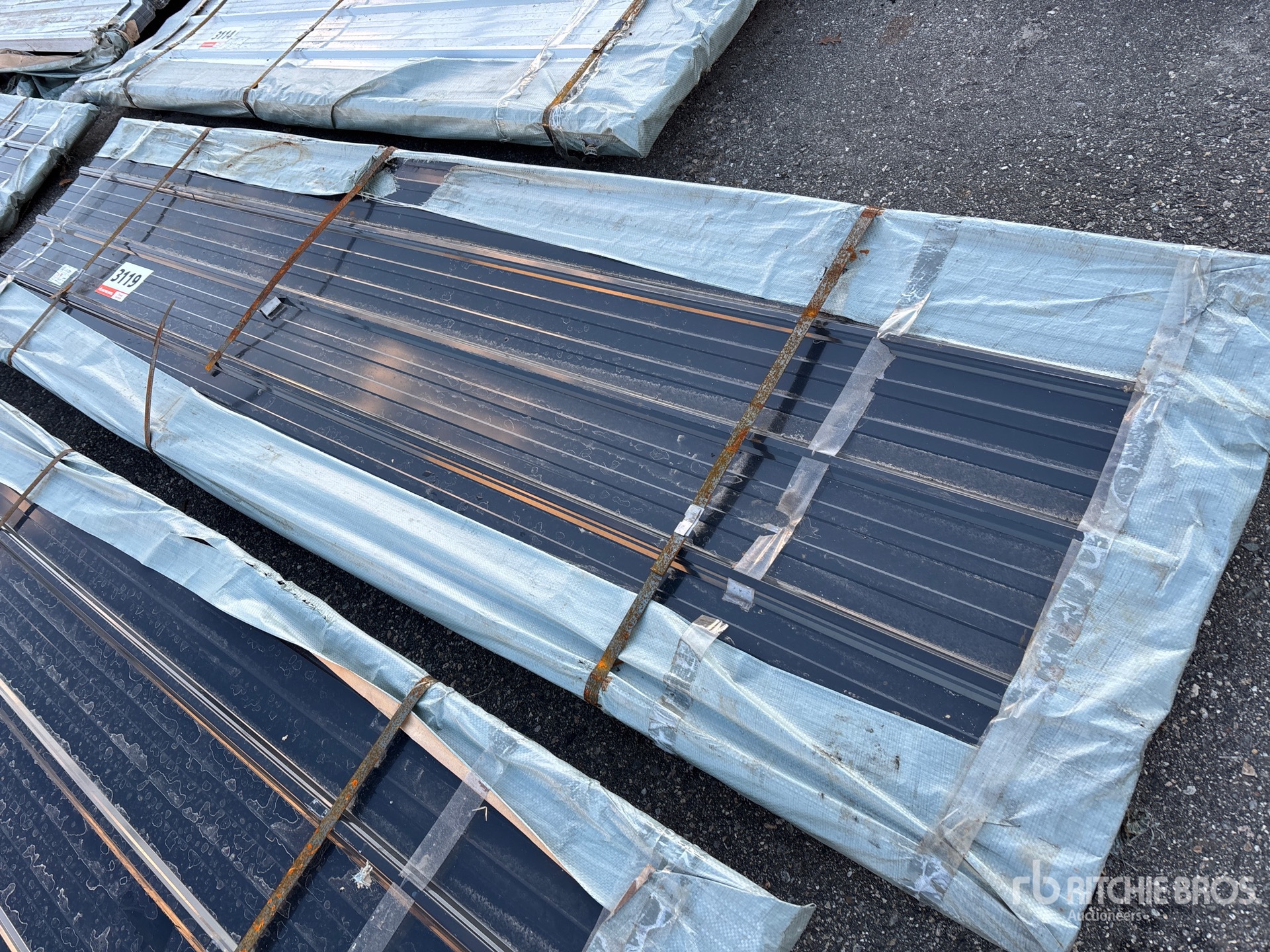 General Appearance with Bild, Ecke vorne links