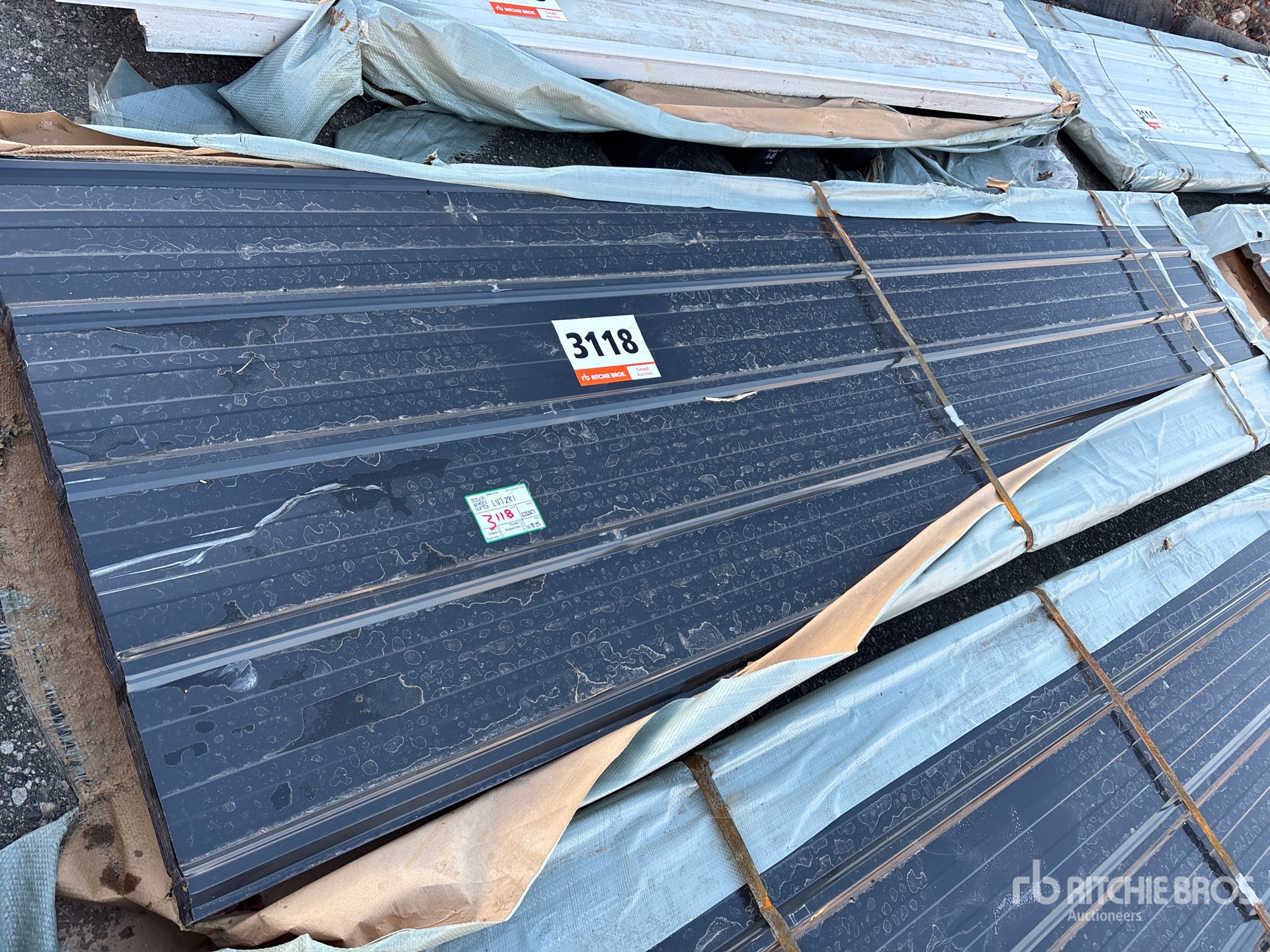 General Appearance with Bild, Ecke vorne rechts