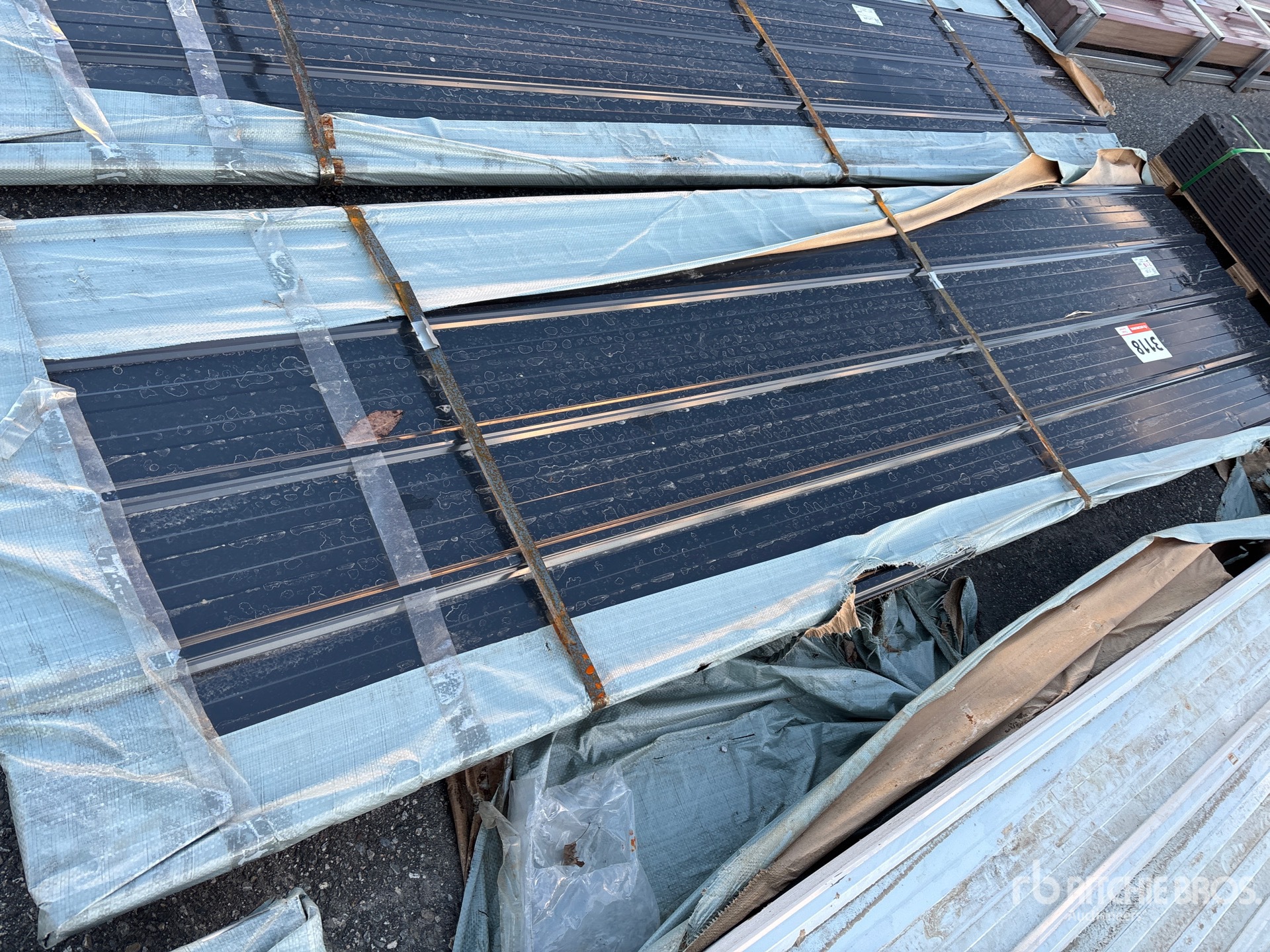 General Appearance with Bild, Ecke hinten links