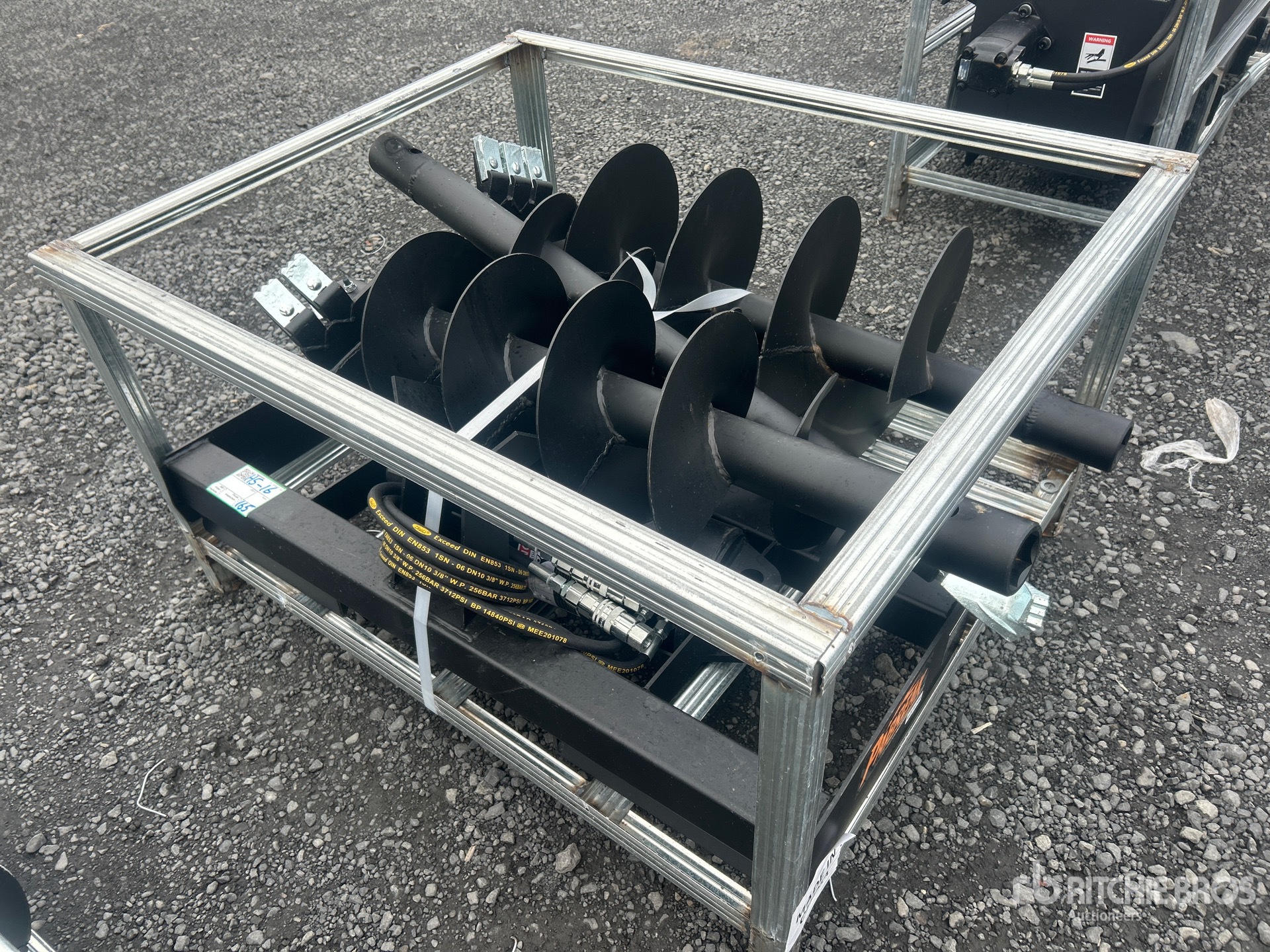 General Appearance with Bild, Ecke vorne links